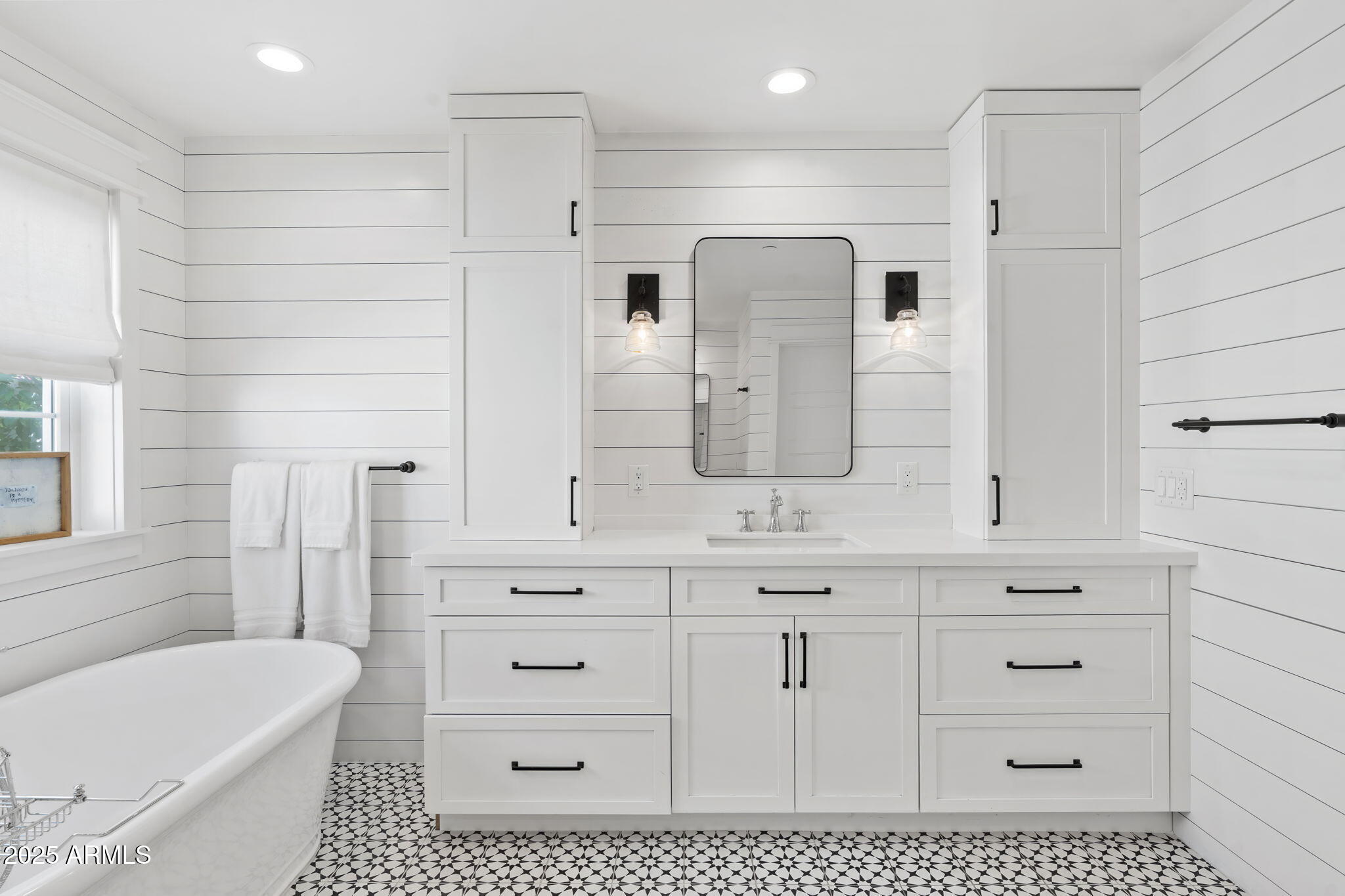 Scottsdale, Arizona, 85258, United States, 5 Bedrooms Bedrooms, ,4 BathroomsBathrooms,Residential,Active,1964508