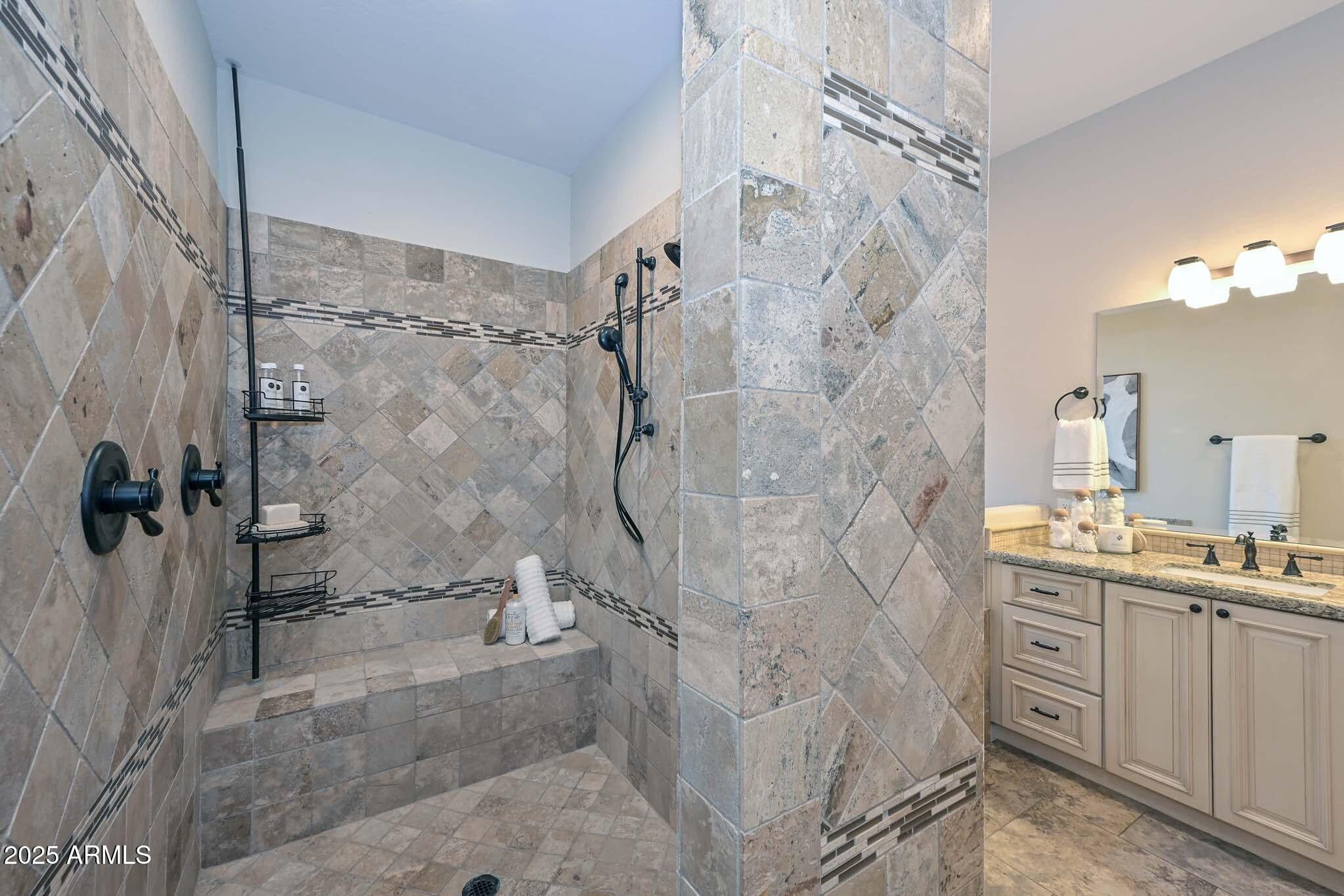 Phoenix, Arizona, 85032, United States, 5 Bedrooms Bedrooms, ,4 BathroomsBathrooms,Residential,Active,1993957