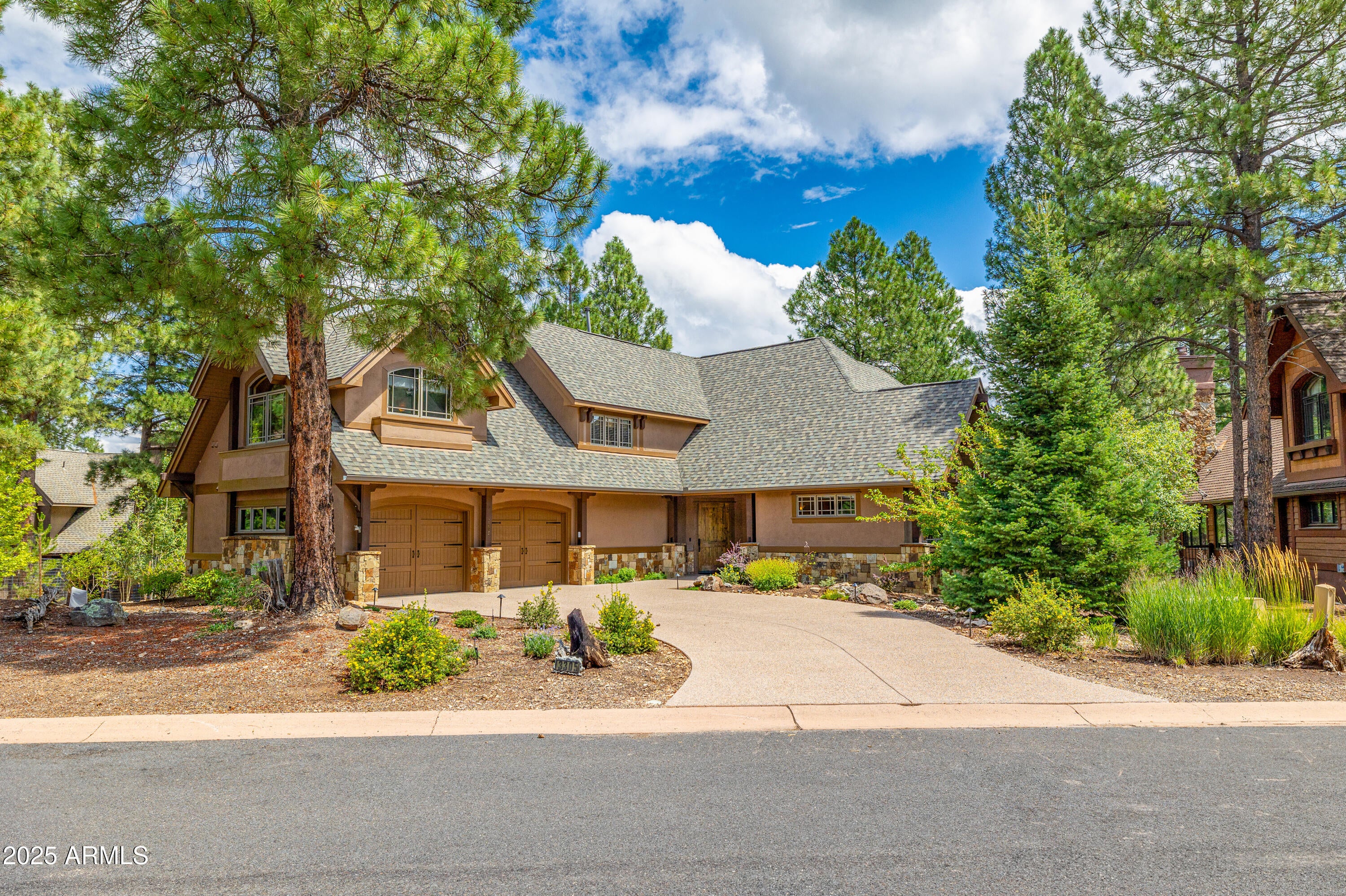 Flagstaff, Arizona, 86005, United States, 3 Bedrooms Bedrooms, ,3 BathroomsBathrooms,Residential,Active,1929679