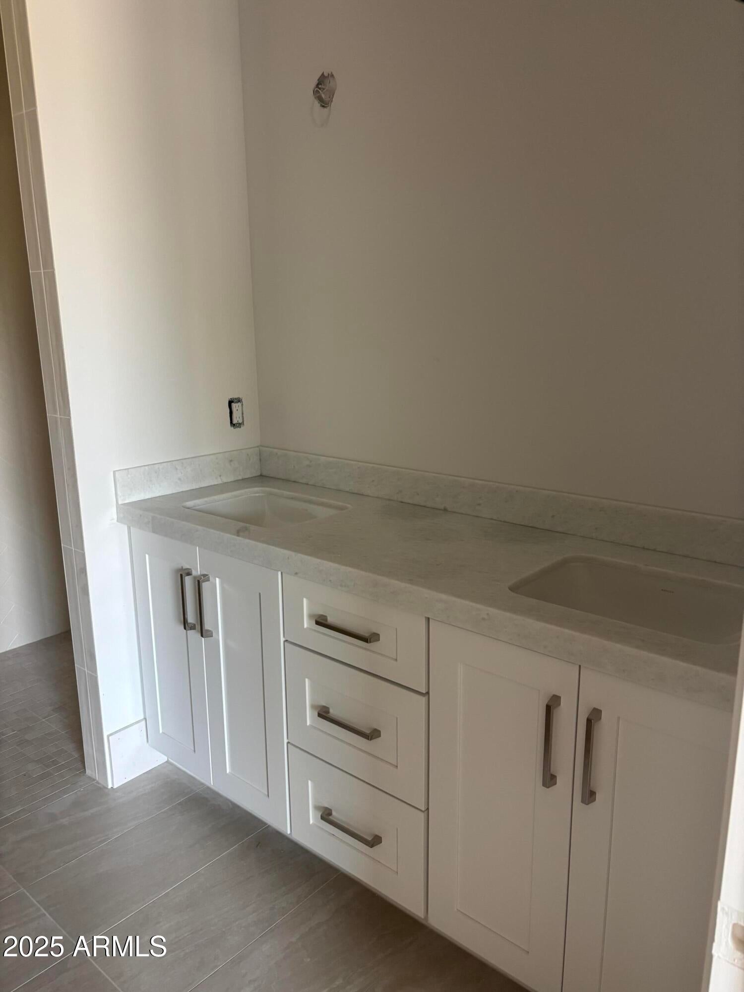 Paradise Valley, Arizona, 85253, United States, 6 Bedrooms Bedrooms, ,7 BathroomsBathrooms,Residential,Active,1863538