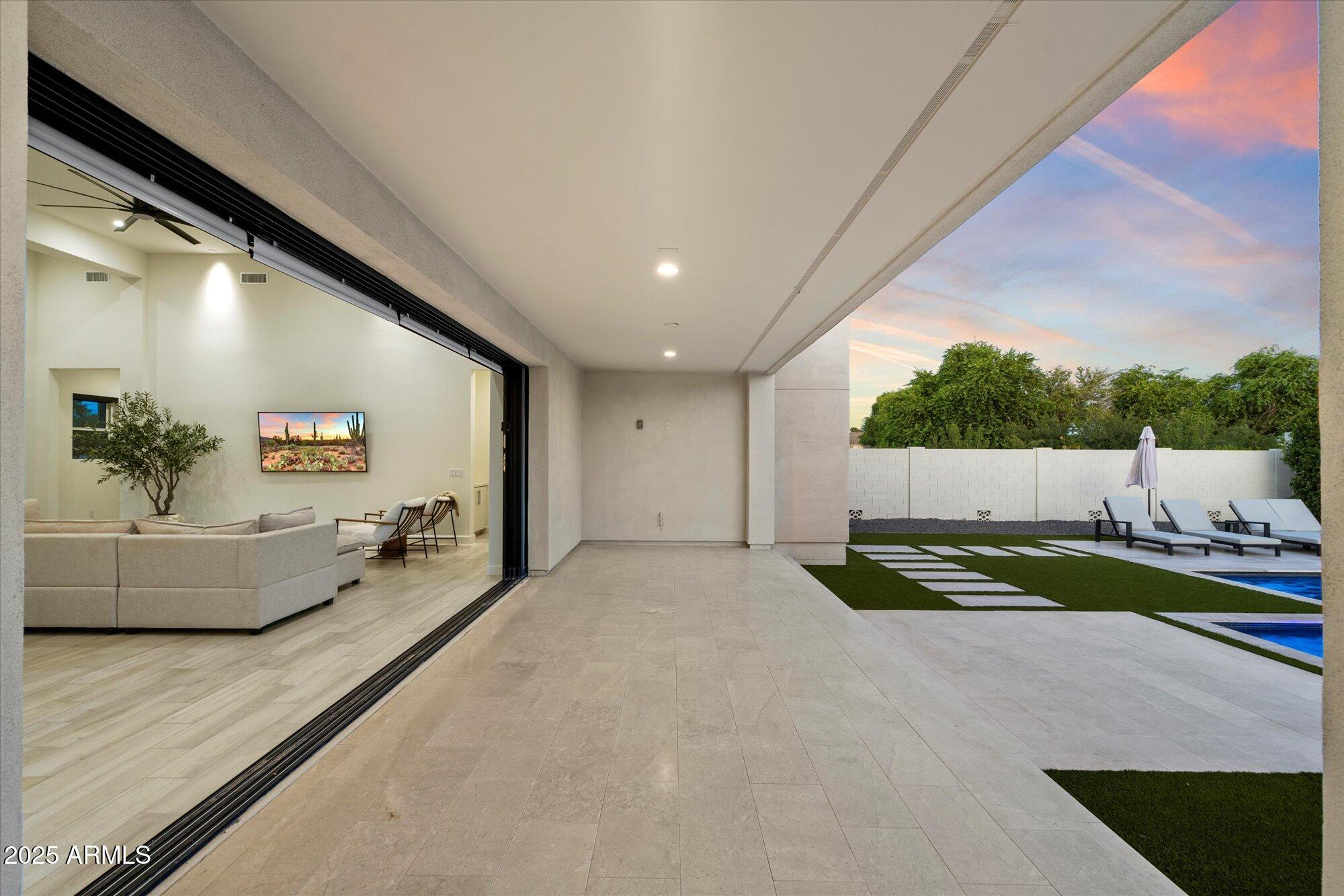 Queen Creek, Arizona, 85142, United States, 3 Bedrooms Bedrooms, ,4 BathroomsBathrooms,Residential,Active,1909837