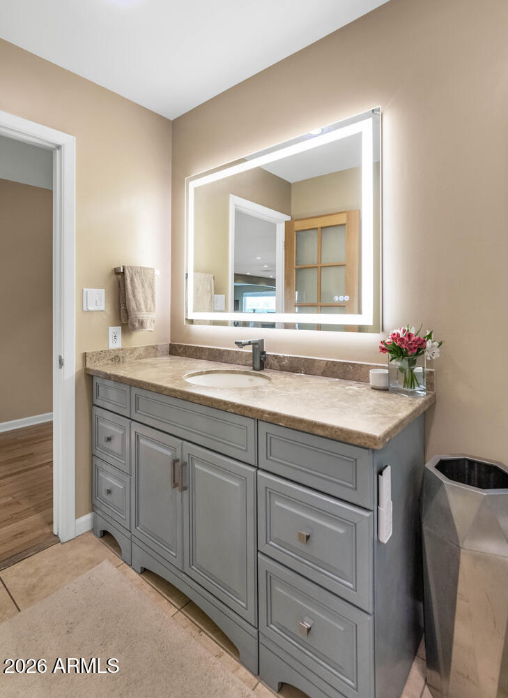 Phoenix, Arizona, 85020, United States, 2 Bedrooms Bedrooms, ,2 BathroomsBathrooms,Residential,Active,2012213