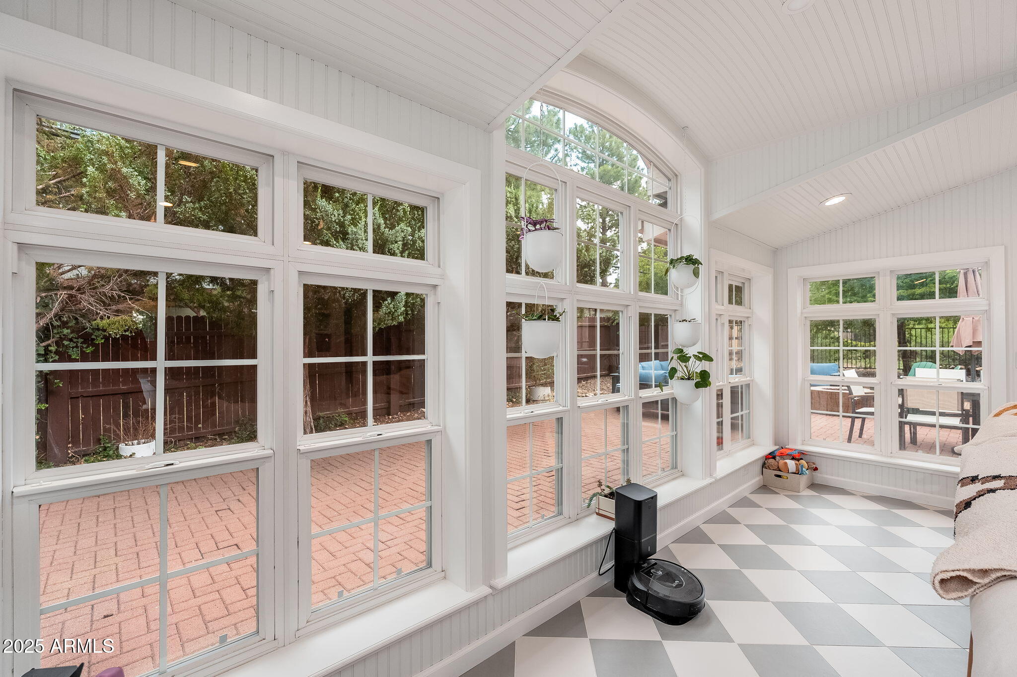 Flagstaff, Arizona, 86004, United States, 5 Bedrooms Bedrooms, ,4 BathroomsBathrooms,Residential,Active,1894165