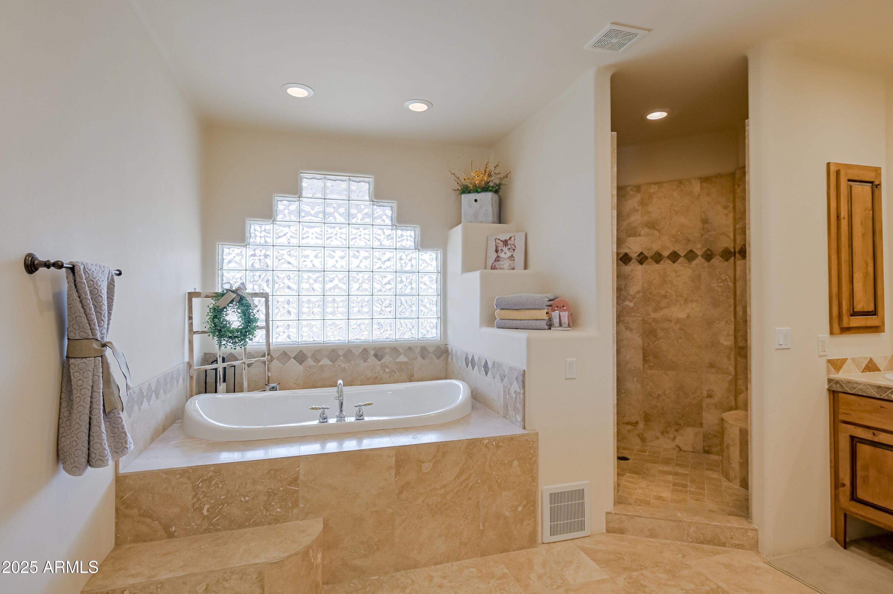 Carefree, Arizona, 85377, United States, 6 Bedrooms Bedrooms, ,7 BathroomsBathrooms,Residential,Active,1735009