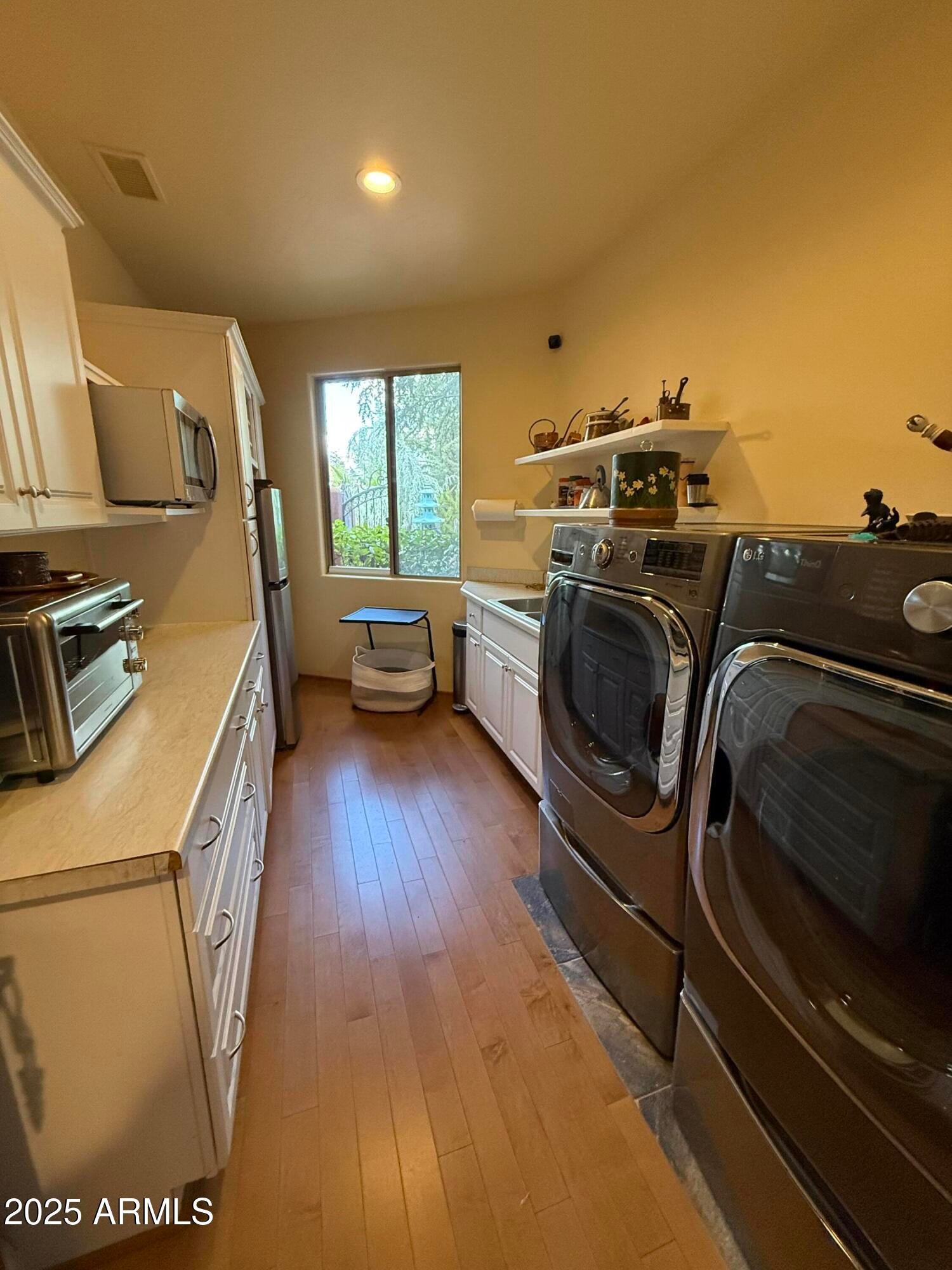 Sedona, Arizona, 86336, United States, 3 Bedrooms Bedrooms, ,3 BathroomsBathrooms,Residential,Active,1944285