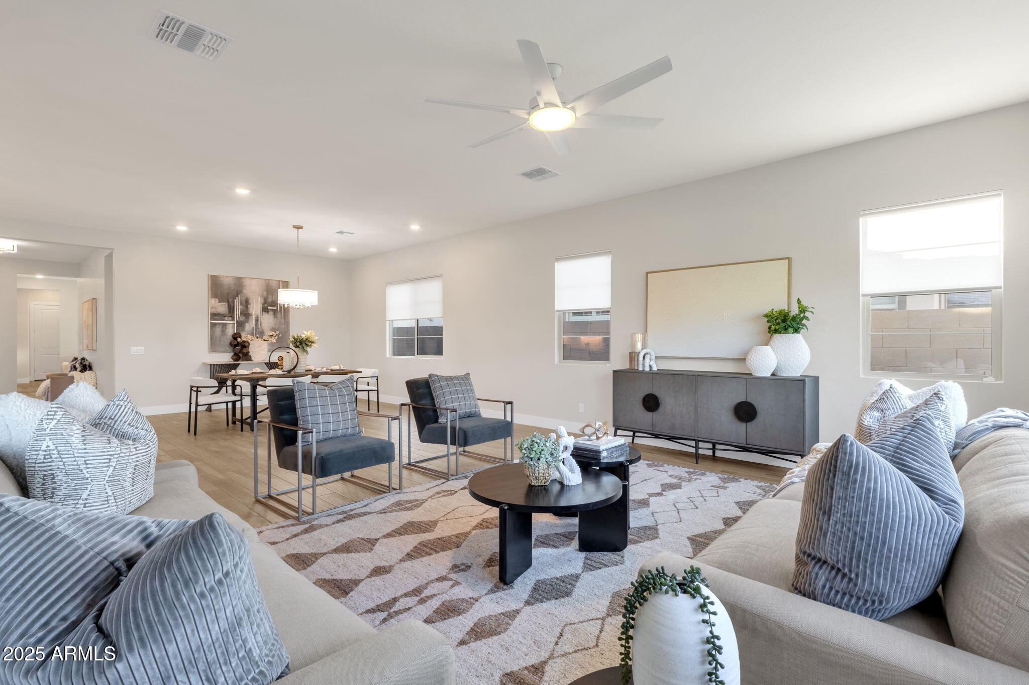 Gilbert, Arizona, 85298, United States, 5 Bedrooms Bedrooms, ,4 BathroomsBathrooms,Residential,Pending,1998605