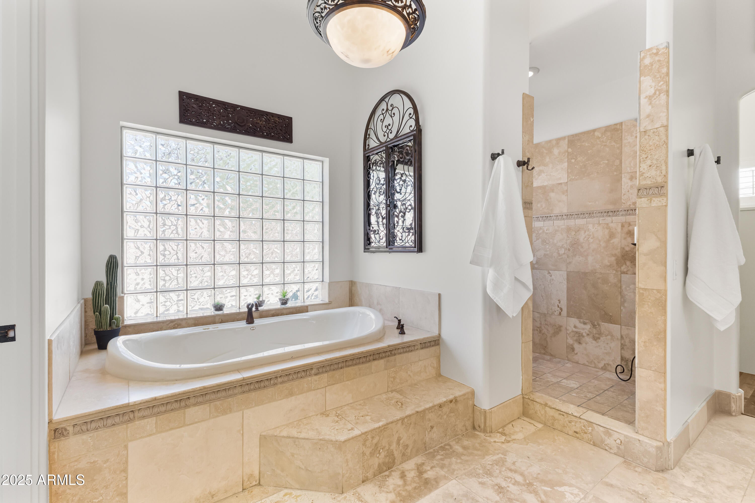 Scottsdale, Arizona, 85260, United States, 5 Bedrooms Bedrooms, ,5 BathroomsBathrooms,Residential,Active,1941373