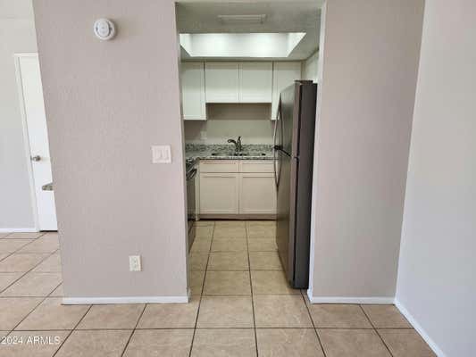 7531 N 47TH LN, GLENDALE, AZ 85301, photo 3 of 32