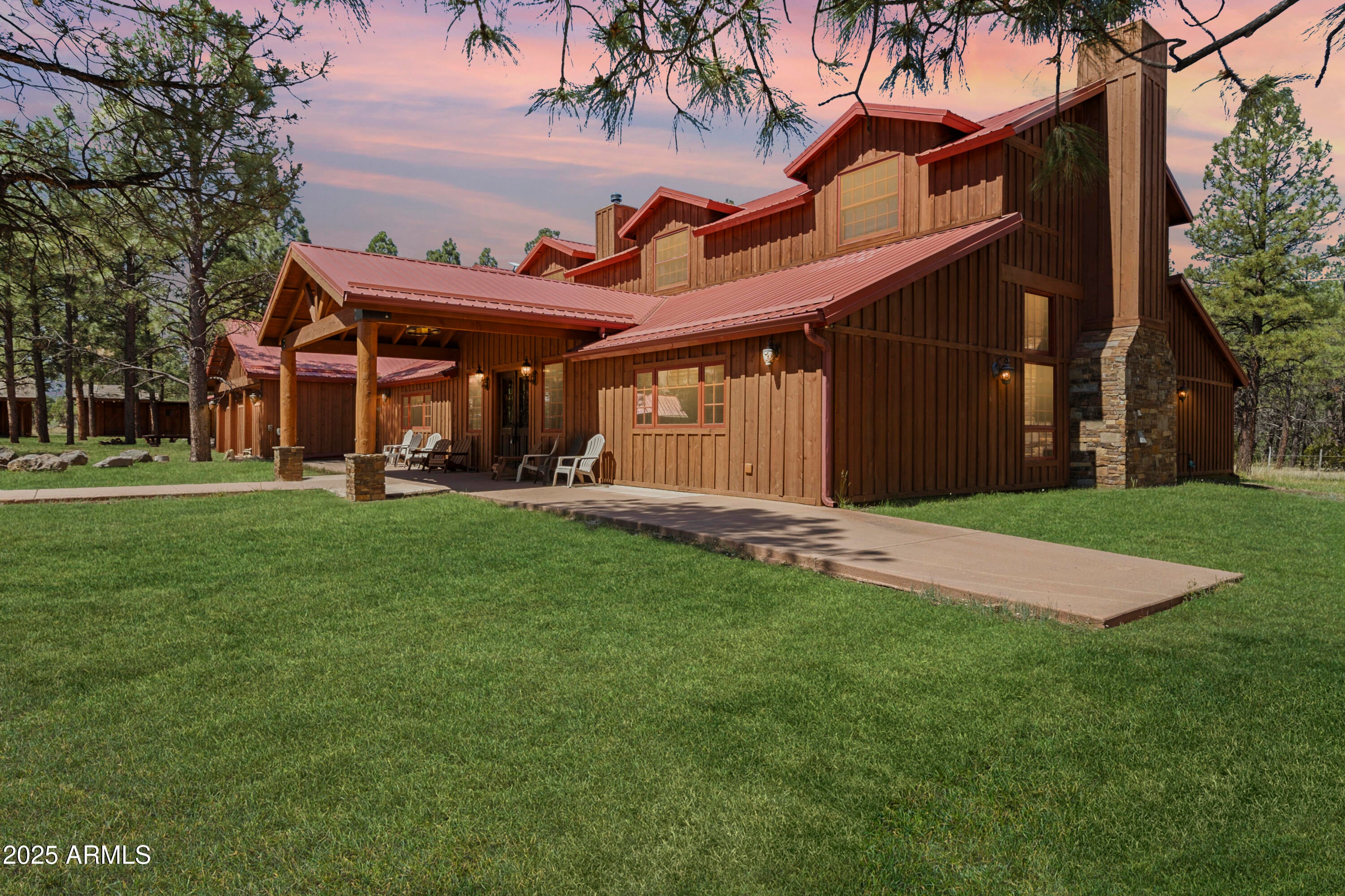 Lakeside, Arizona, 85929, United States, 8 Bedrooms Bedrooms, ,8 BathroomsBathrooms,Residential,Contingent,1996268