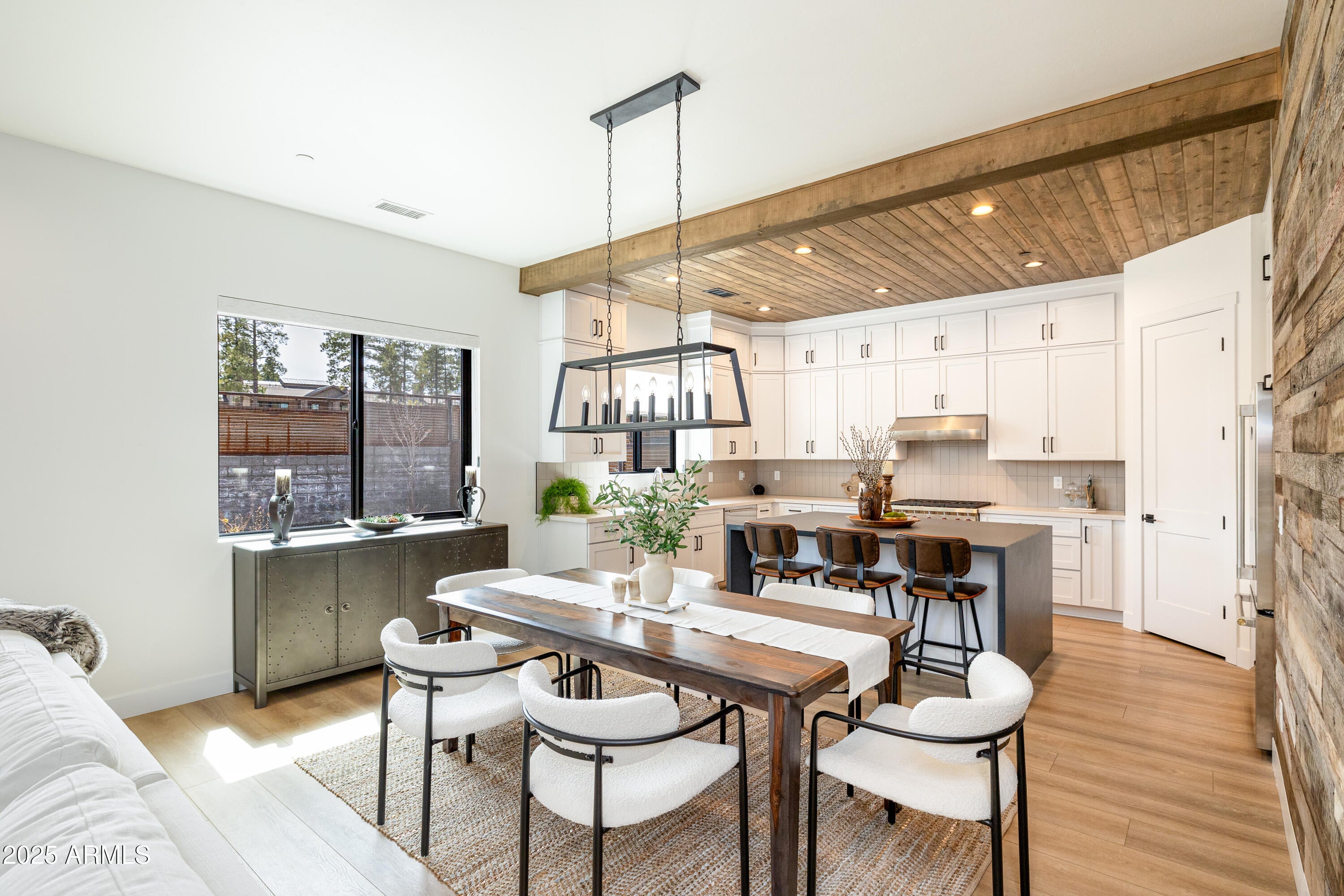 Flagstaff, Arizona, 86005, United States, 5 Bedrooms Bedrooms, ,4 BathroomsBathrooms,Residential,Active,1972167