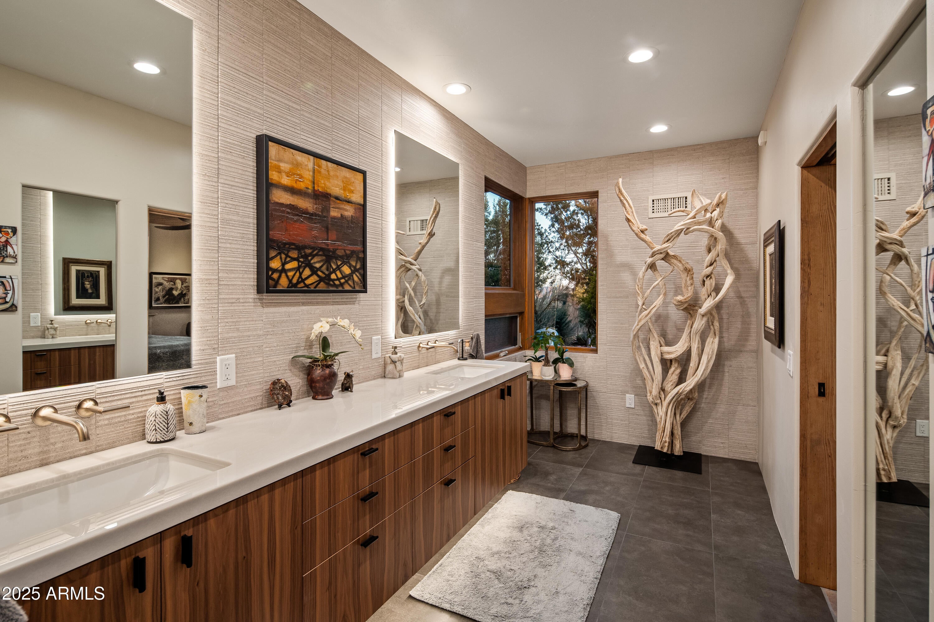 Sedona, Arizona, 86336, United States, 3 Bedrooms Bedrooms, ,4 BathroomsBathrooms,Residential,Active,1946525