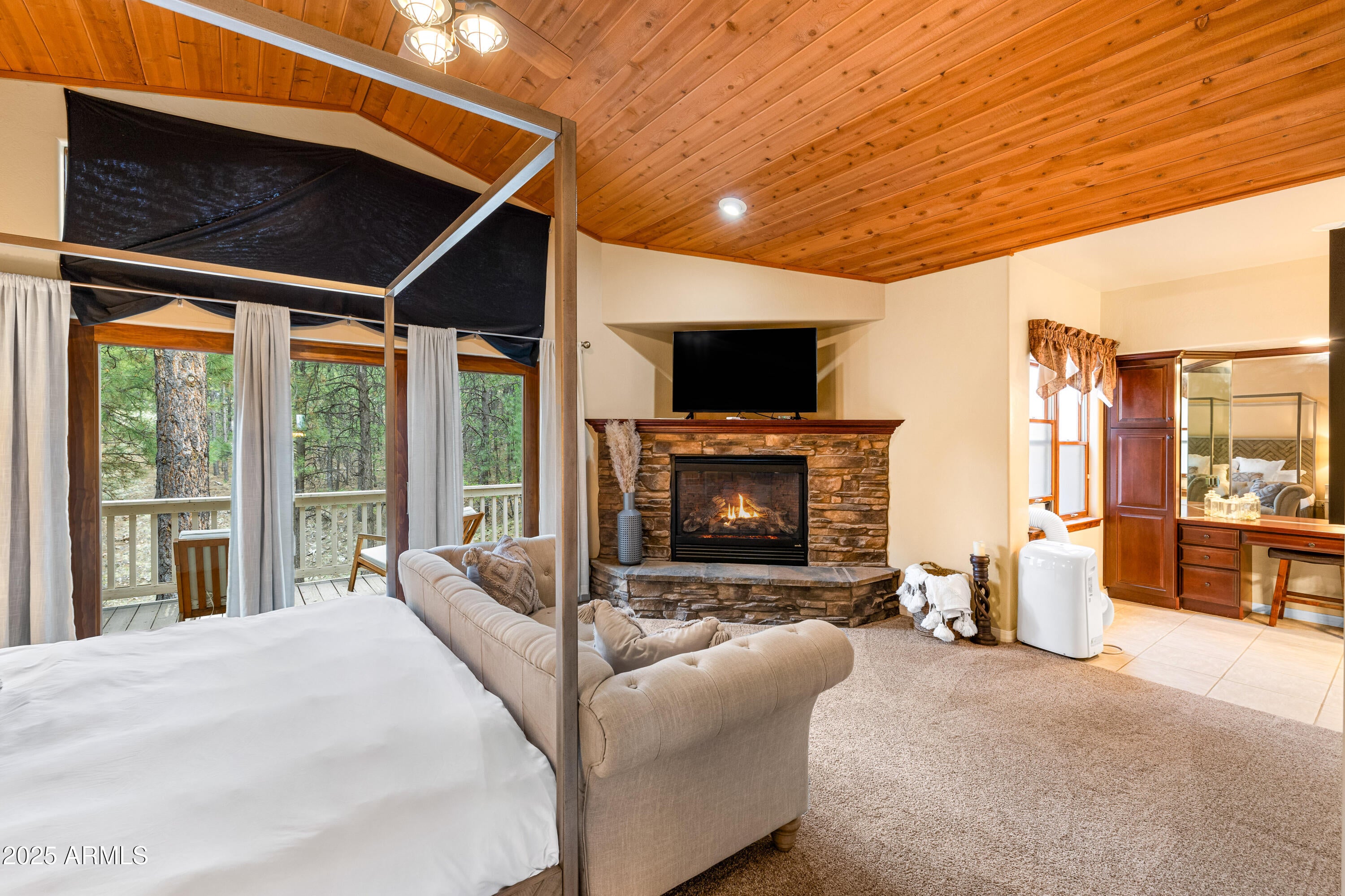 Flagstaff, Arizona, 86004, United States, 5 Bedrooms Bedrooms, ,5 BathroomsBathrooms,Residential,Active,1834471