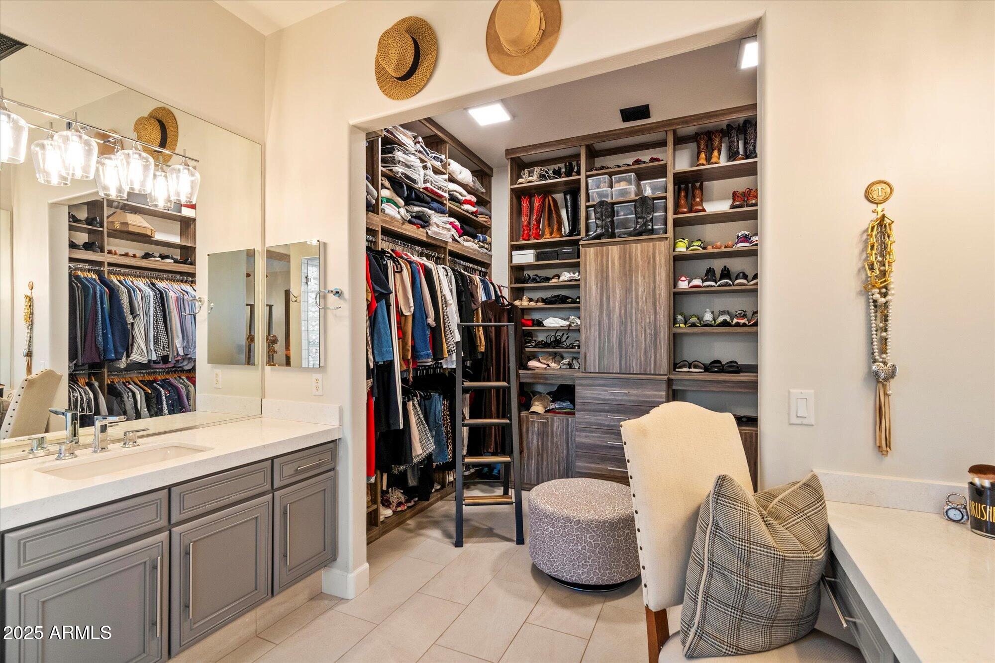 Phoenix, Arizona, 85054, United States, 4 Bedrooms Bedrooms, ,3 BathroomsBathrooms,Residential,Active,2008269