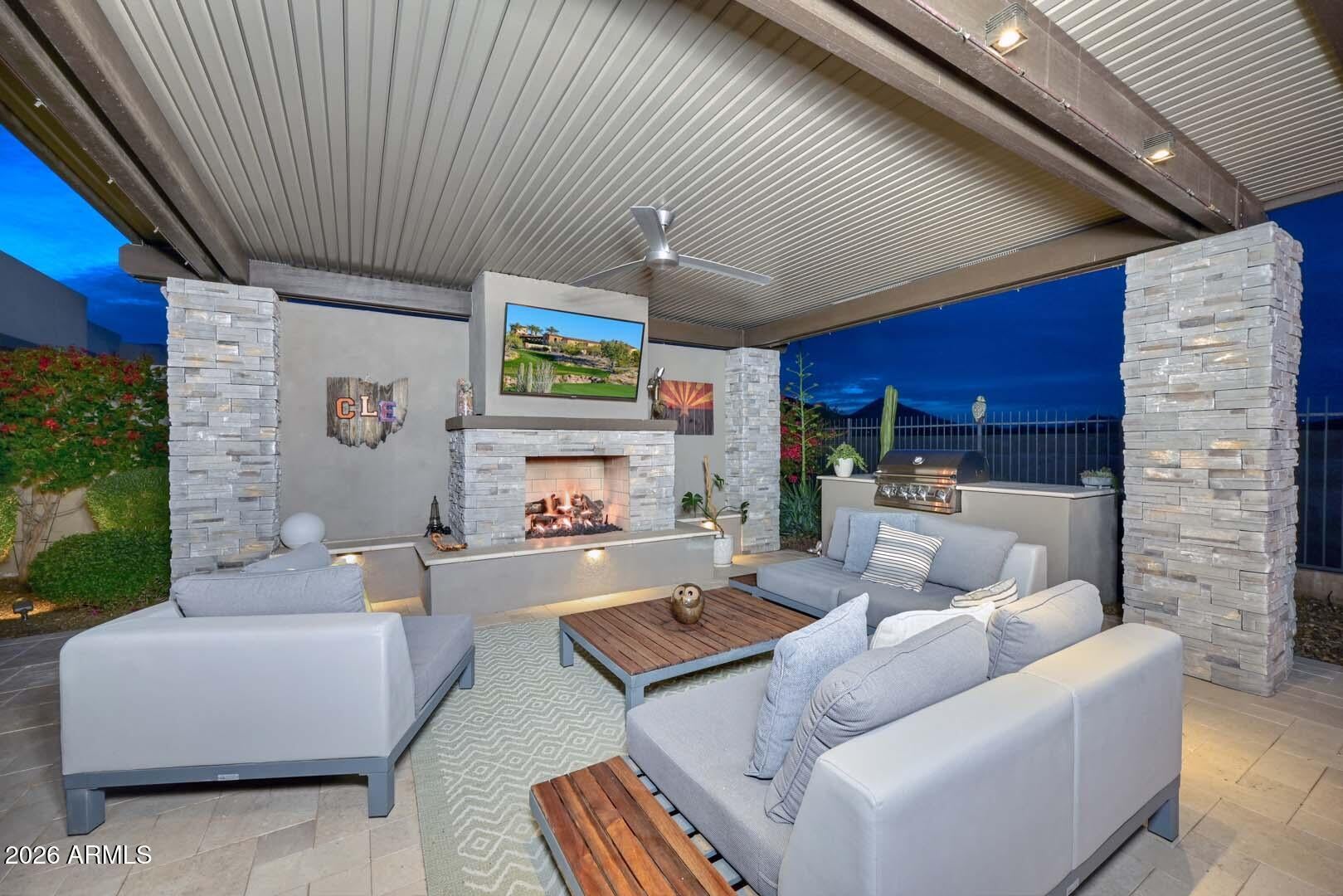 Peoria, Arizona, 85383, United States, 3 Bedrooms Bedrooms, ,4 BathroomsBathrooms,Residential,Active,2007344