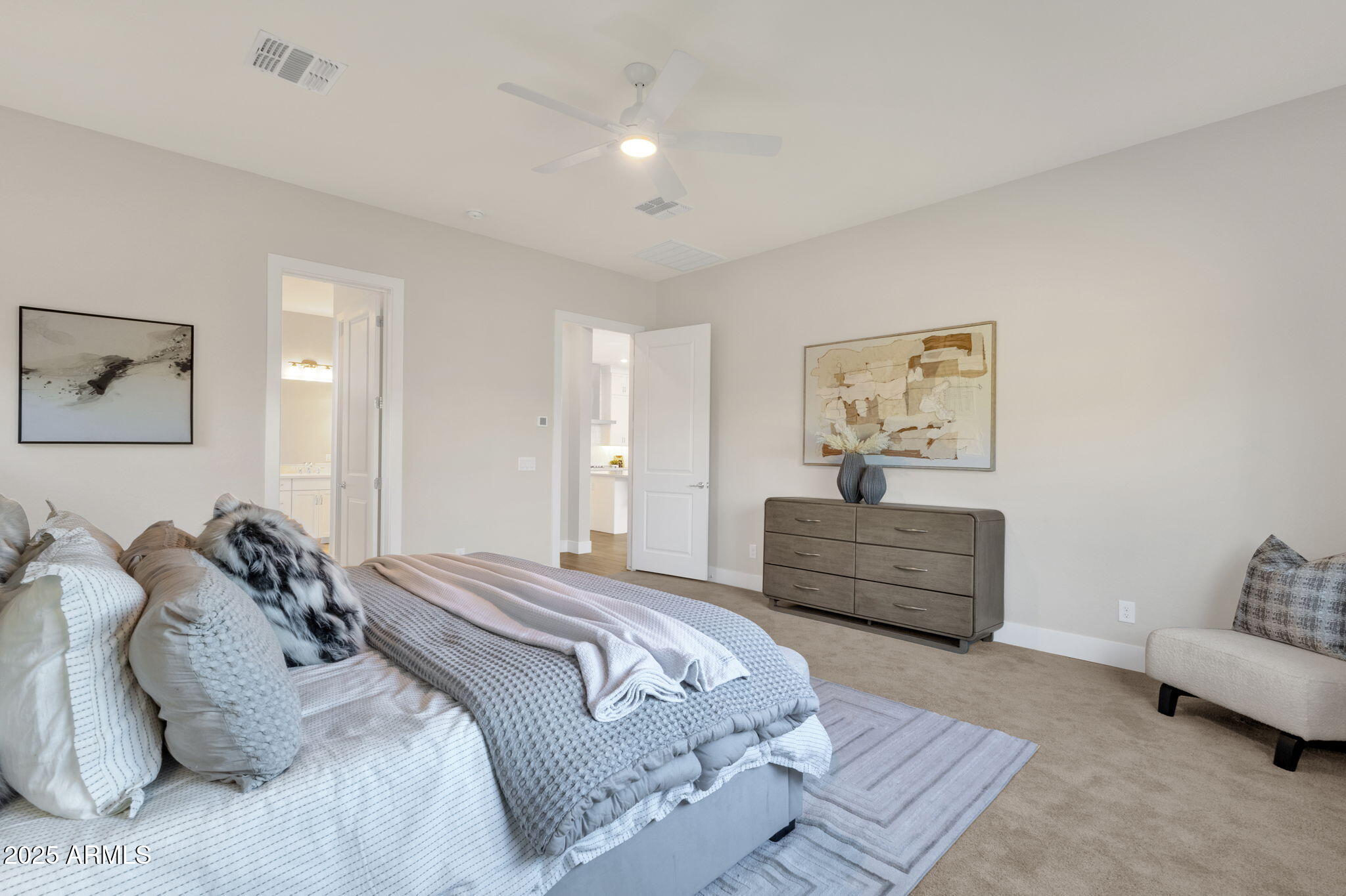 Gilbert, Arizona, 85298, United States, 5 Bedrooms Bedrooms, ,4 BathroomsBathrooms,Residential,Pending,1998605