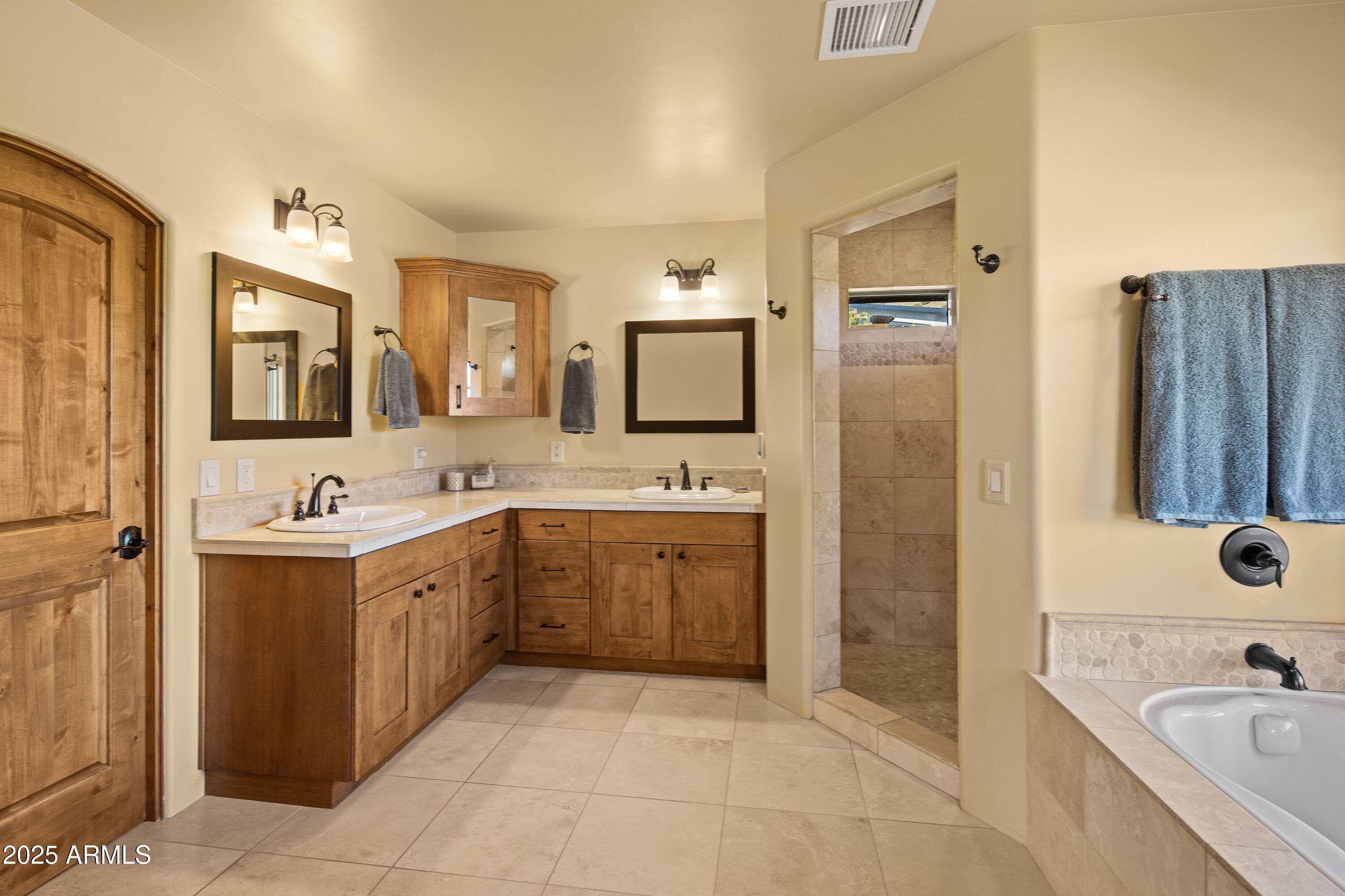 Sedona, Arizona, 86351, United States, 3 Bedrooms Bedrooms, ,3 BathroomsBathrooms,Residential,Active,1988421