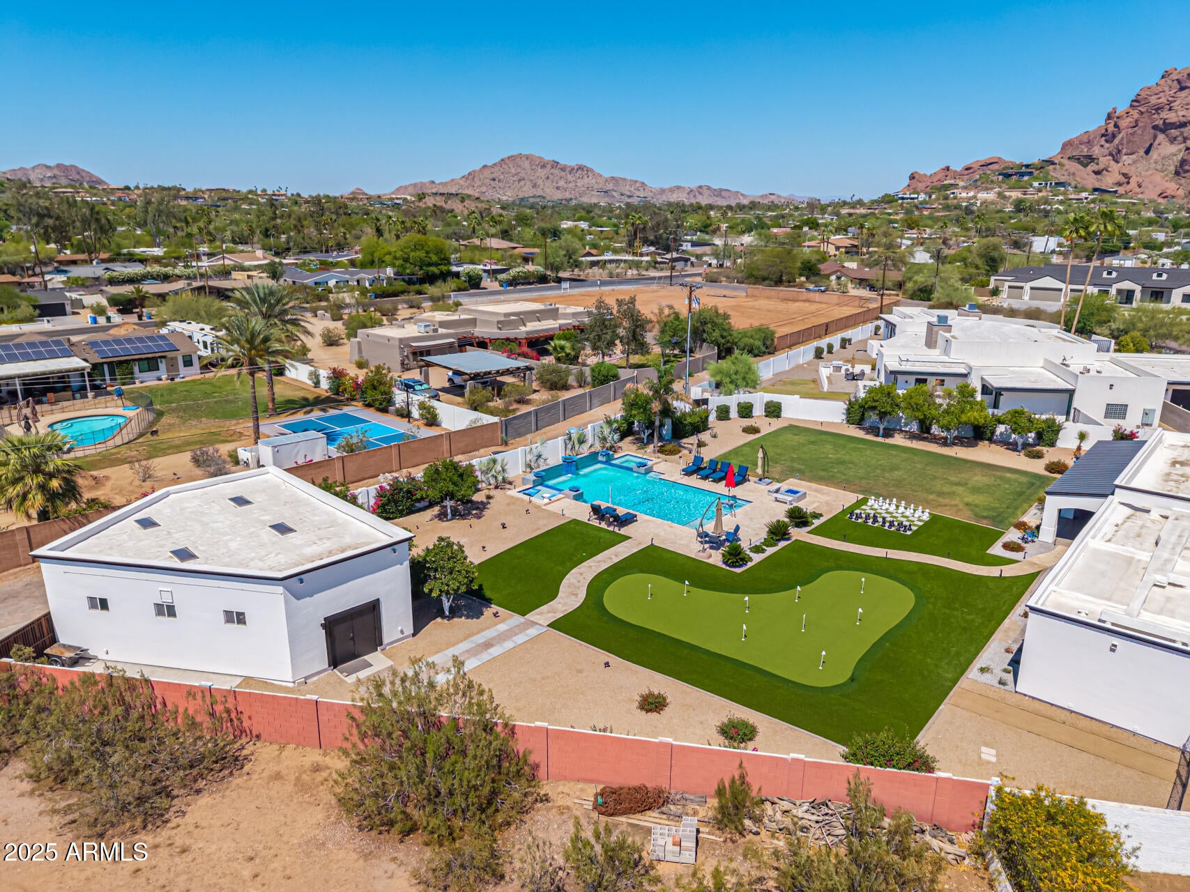 Phoenix, Arizona, 85018, United States, 4 Bedrooms Bedrooms, ,5 BathroomsBathrooms,Residential,Active,1968090