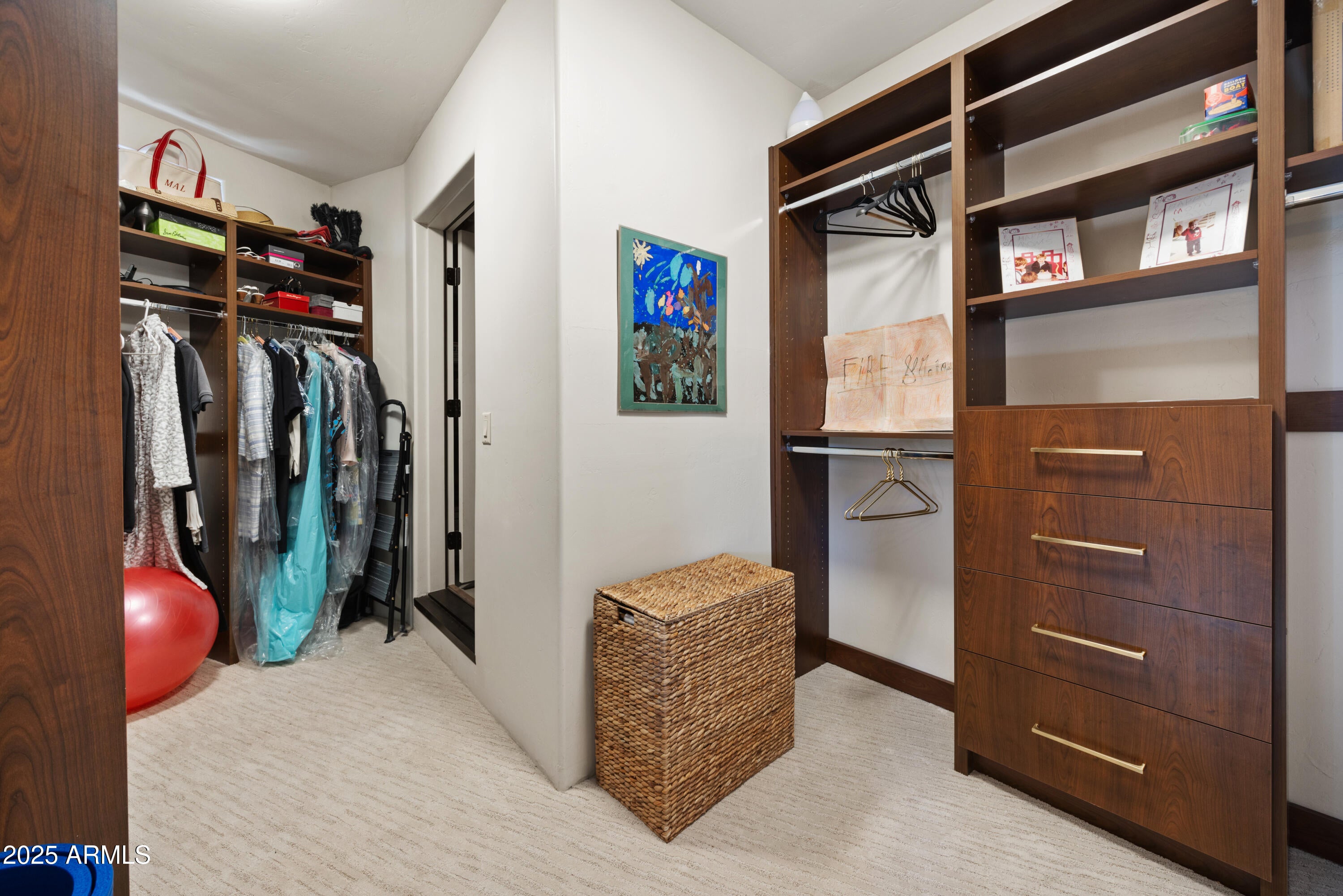 Sedona, Arizona, 86336, United States, 3 Bedrooms Bedrooms, ,4 BathroomsBathrooms,Residential,Active,1971787