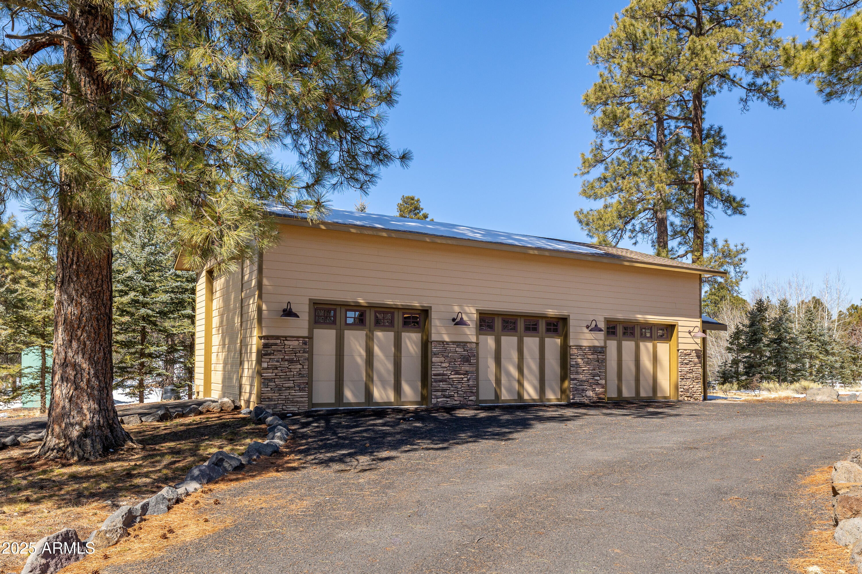 Flagstaff, Arizona, 86005, United States, 4 Bedrooms Bedrooms, ,5 BathroomsBathrooms,Residential,Active,1756371