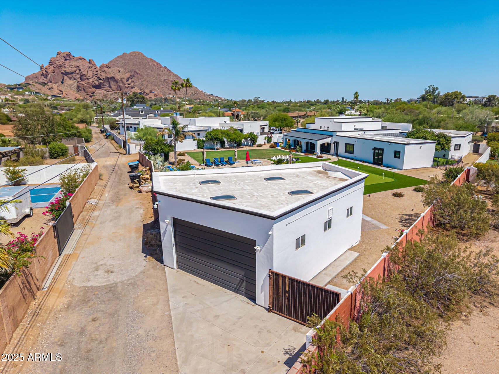 Phoenix, Arizona, 85018, United States, 4 Bedrooms Bedrooms, ,5 BathroomsBathrooms,Residential,Active,1968090