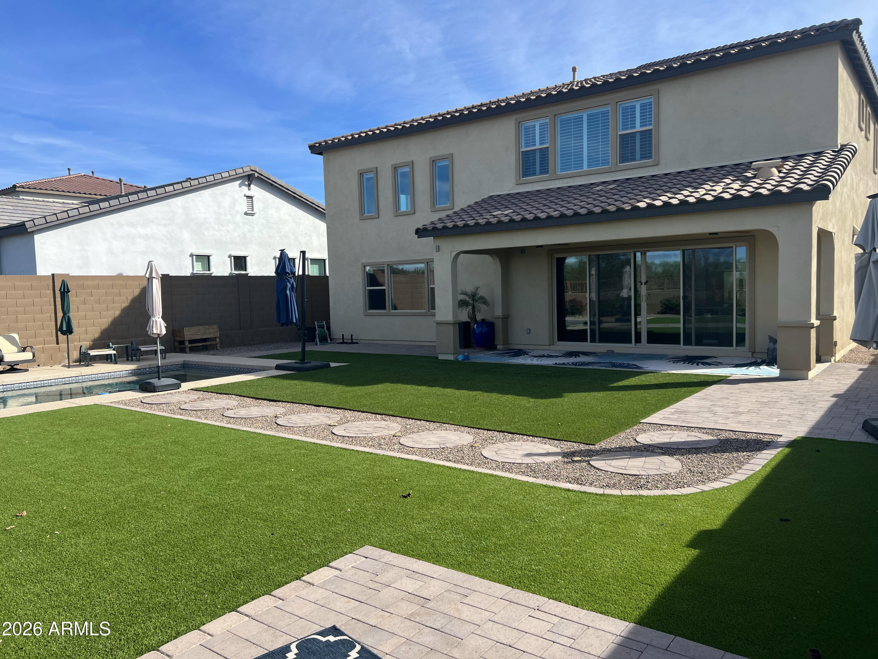 Phoenix, Arizona, 85054, United States, 4 Bedrooms Bedrooms, ,5 BathroomsBathrooms,Residential,Pending,2012670