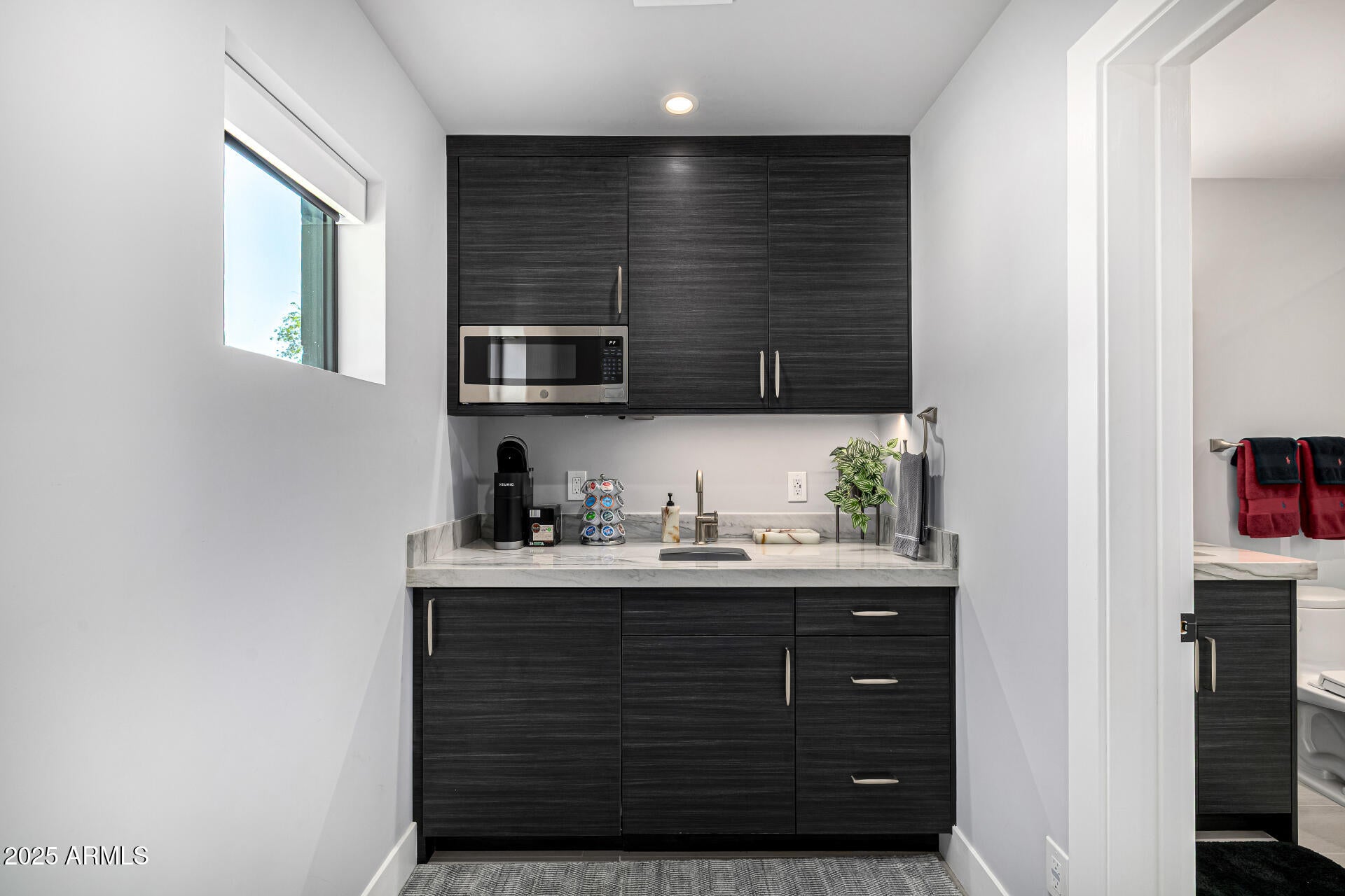 Phoenix, Arizona, 85018, United States, 4 Bedrooms Bedrooms, ,5 BathroomsBathrooms,Residential,Active,1968090