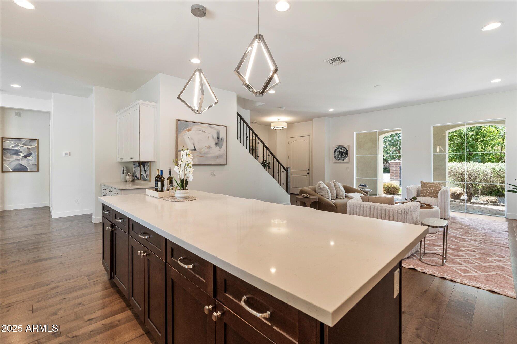 Phoenix, Arizona, 85021, United States, 4 Bedrooms Bedrooms, ,5 BathroomsBathrooms,Residential,Active,1929685