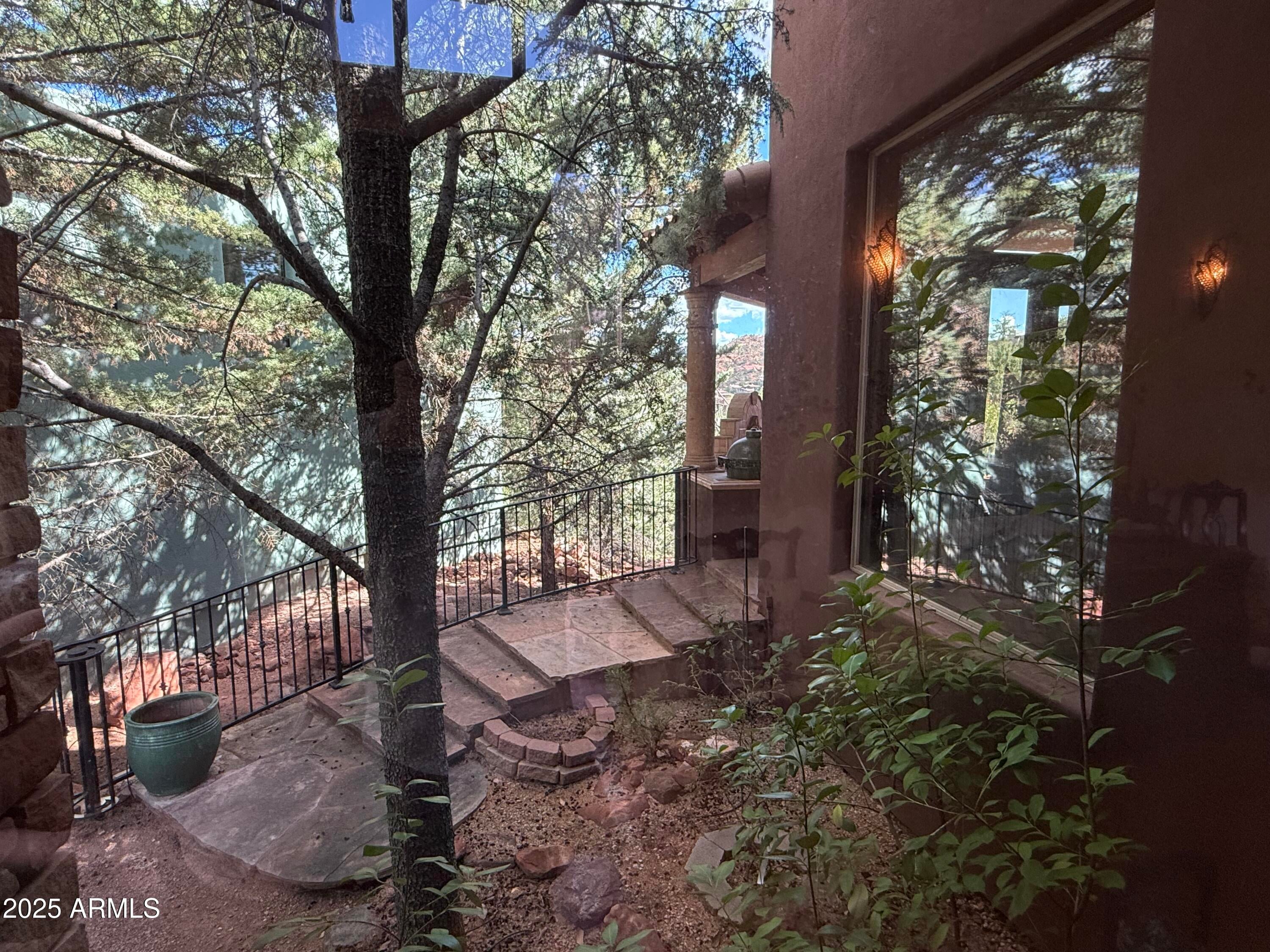 Sedona, Arizona, 86336, United States, 3 Bedrooms Bedrooms, ,3 BathroomsBathrooms,Residential,Active,1944285