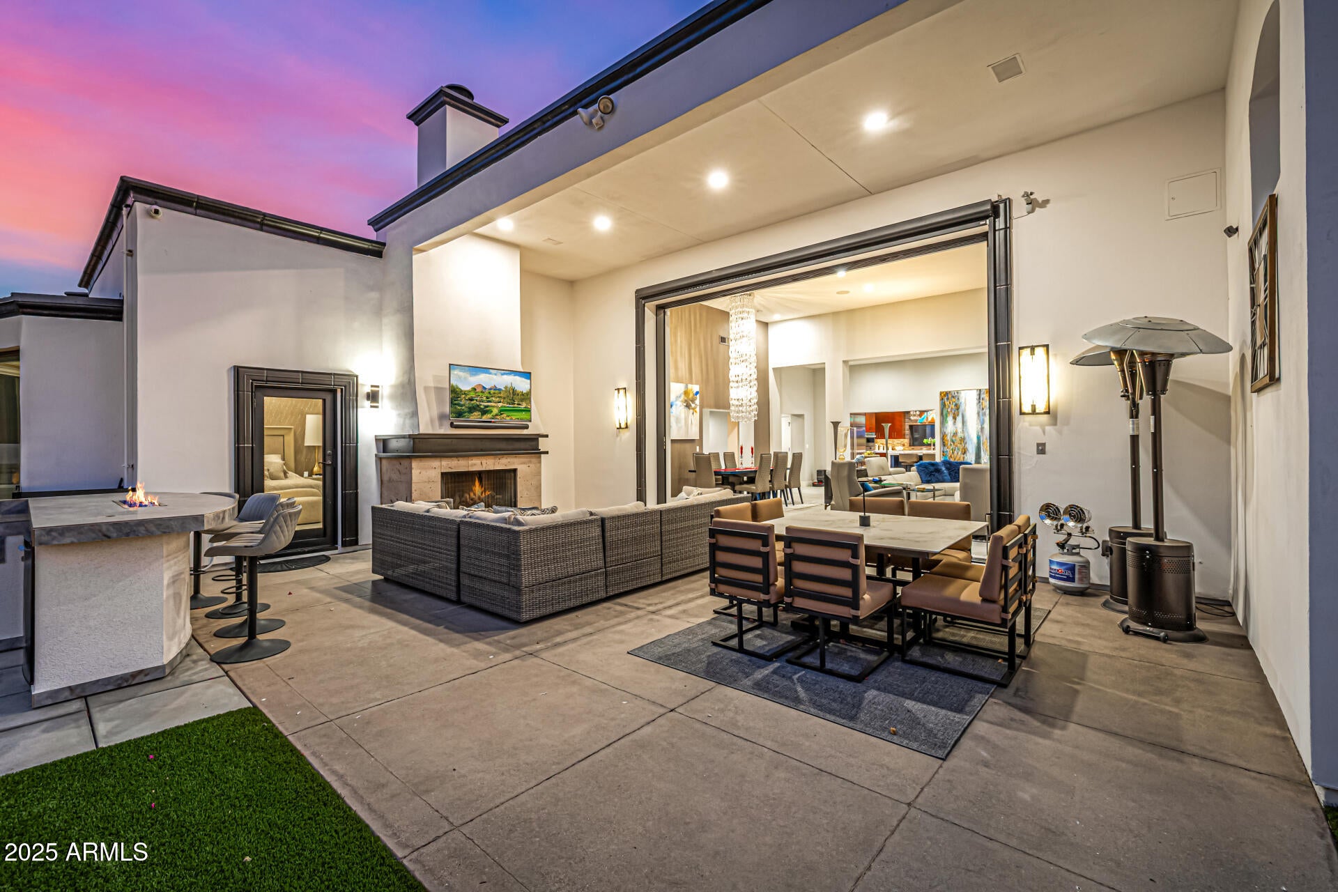 Phoenix, Arizona, 85018, United States, 4 Bedrooms Bedrooms, ,5 BathroomsBathrooms,Residential,Active,1968090