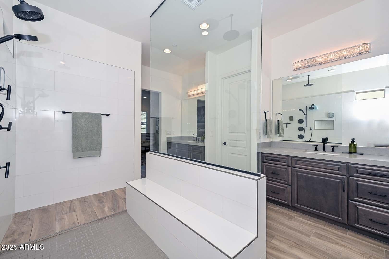 Peoria, Arizona, 85383, United States, 3 Bedrooms Bedrooms, ,4 BathroomsBathrooms,Residential,Active,2007344