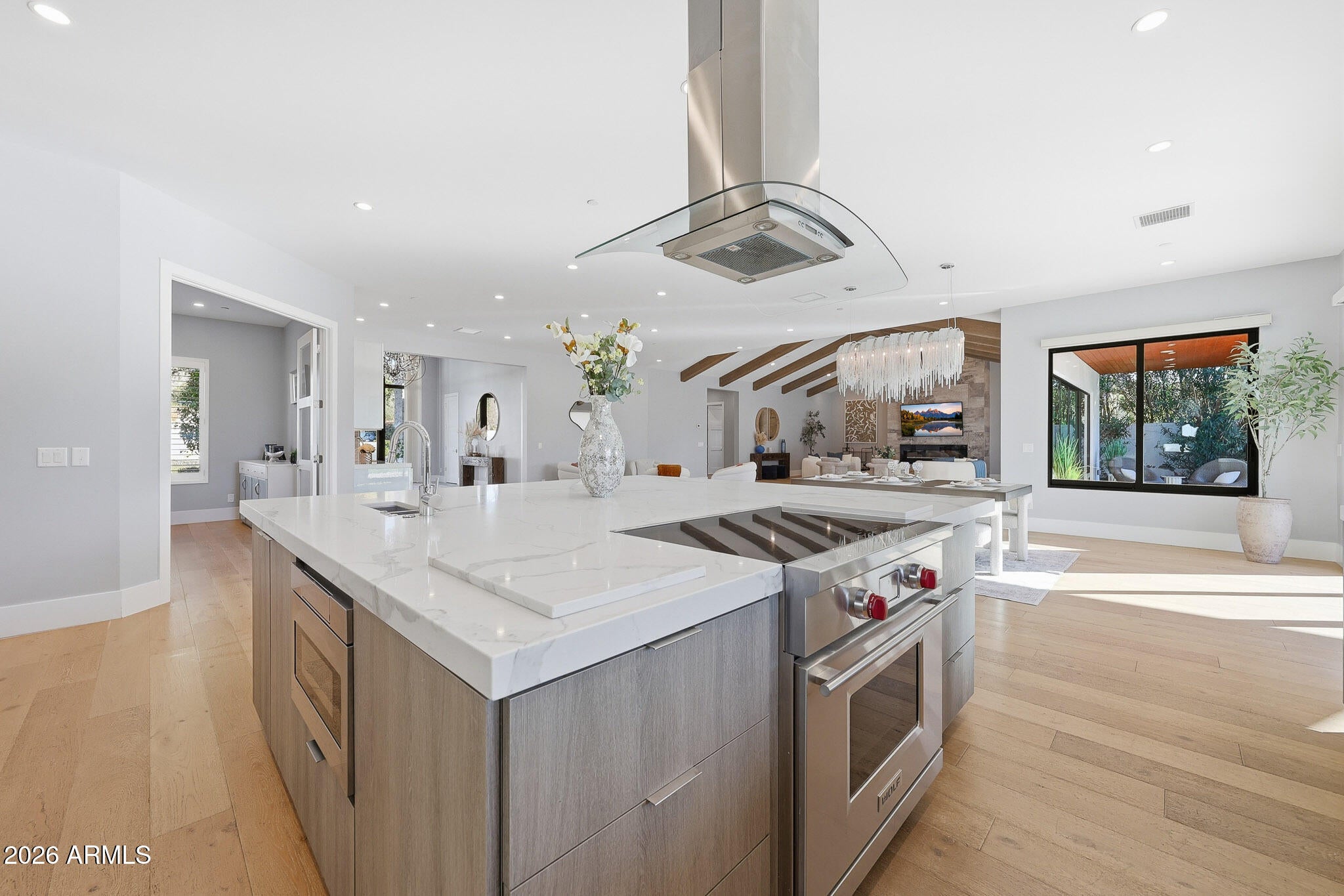 Phoenix, Arizona, 85018, United States, 6 Bedrooms Bedrooms, ,6 BathroomsBathrooms,Residential,Active,2012488