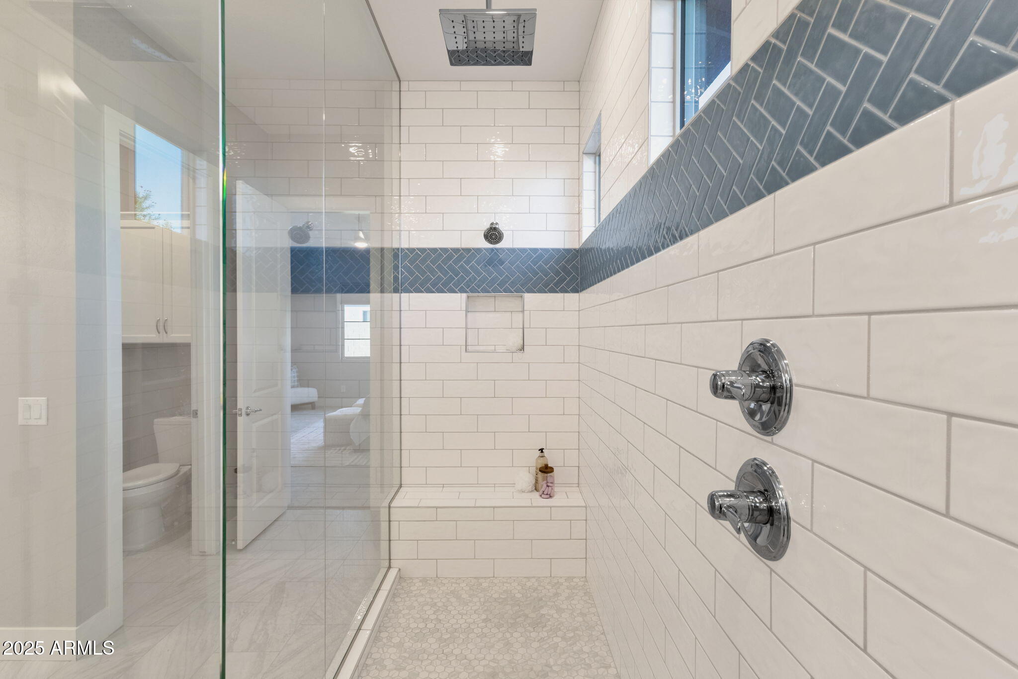 Gilbert, Arizona, 85298, United States, 5 Bedrooms Bedrooms, ,4 BathroomsBathrooms,Residential,Pending,1998605