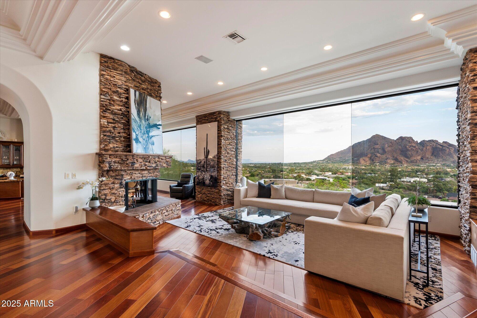 Paradise Valley, Arizona, 85253, United States, 6 Bedrooms Bedrooms, ,7 BathroomsBathrooms,Residential,Active,1946519