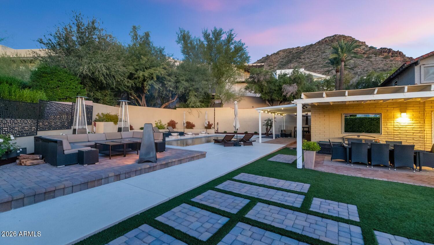 Phoenix, Arizona, 85020, United States, 2 Bedrooms Bedrooms, ,2 BathroomsBathrooms,Residential,Active,2012213