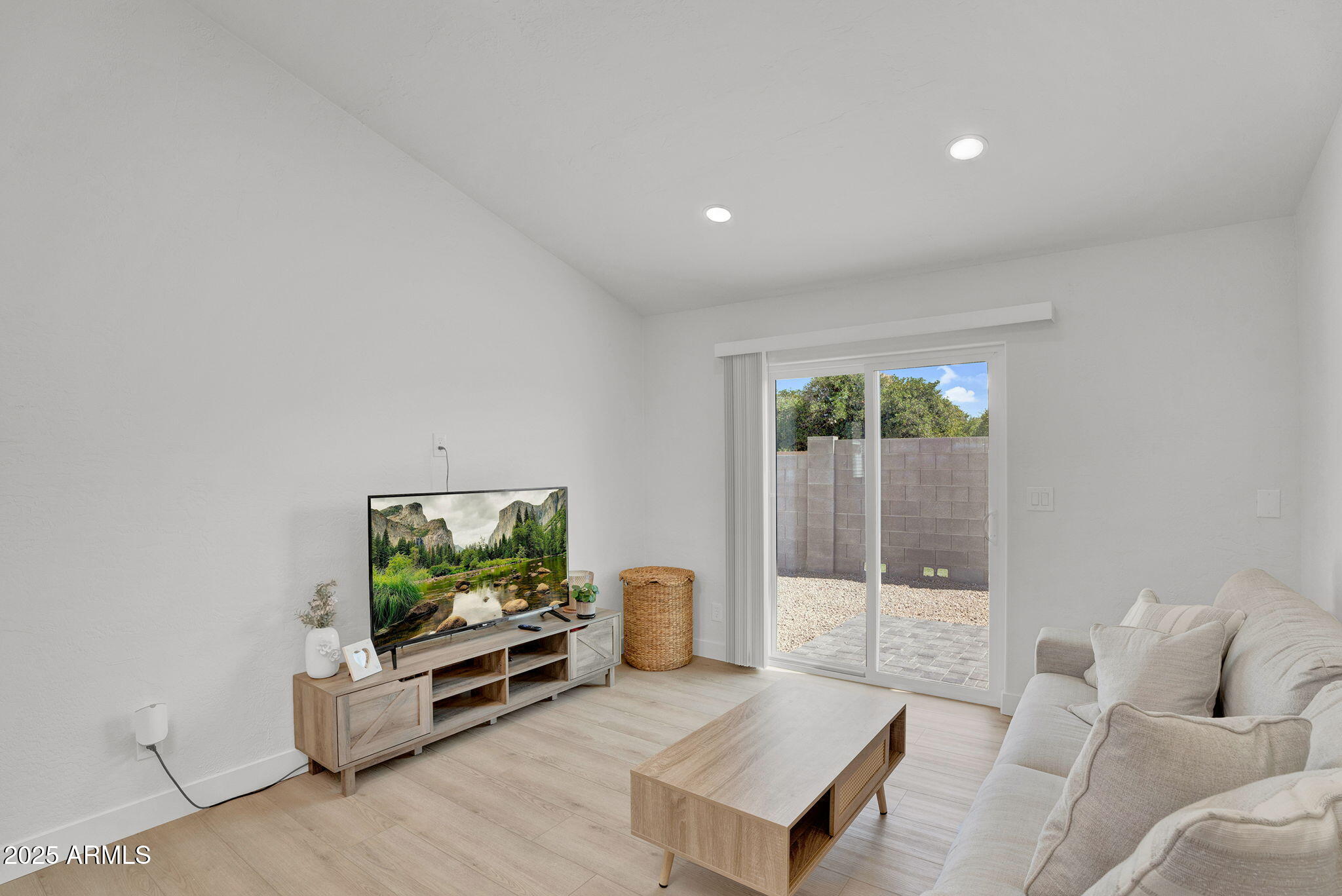 Gilbert, Arizona, 85298, United States, 5 Bedrooms Bedrooms, ,3 BathroomsBathrooms,Residential,Pending,2006857