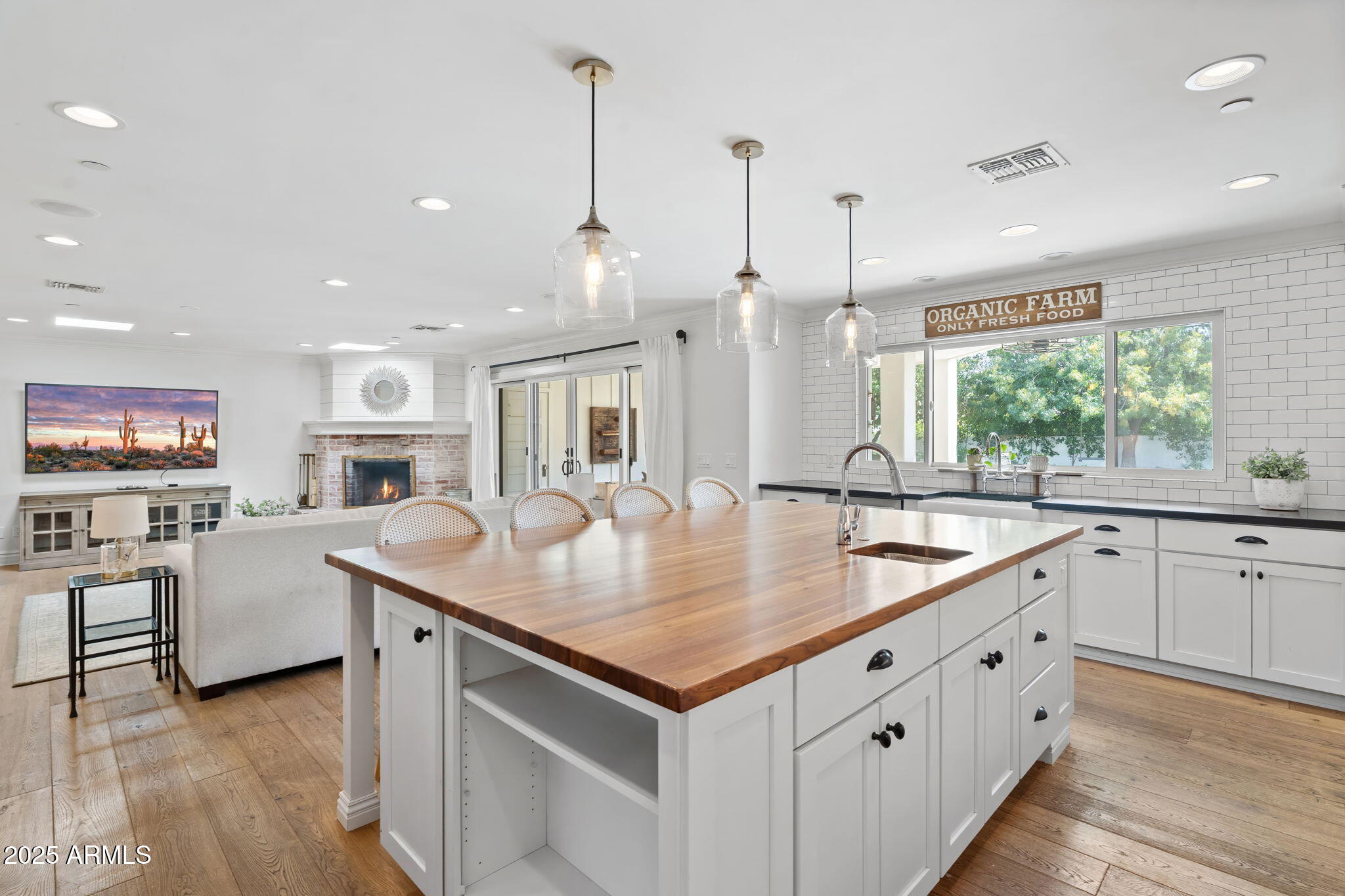 Scottsdale, Arizona, 85258, United States, 5 Bedrooms Bedrooms, ,4 BathroomsBathrooms,Residential,Active,1964508