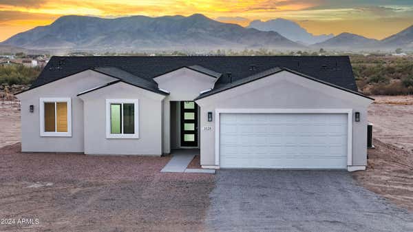 1028 S WINTESBURG RD, TONOPAH, AZ 85354, photo 4 of 48