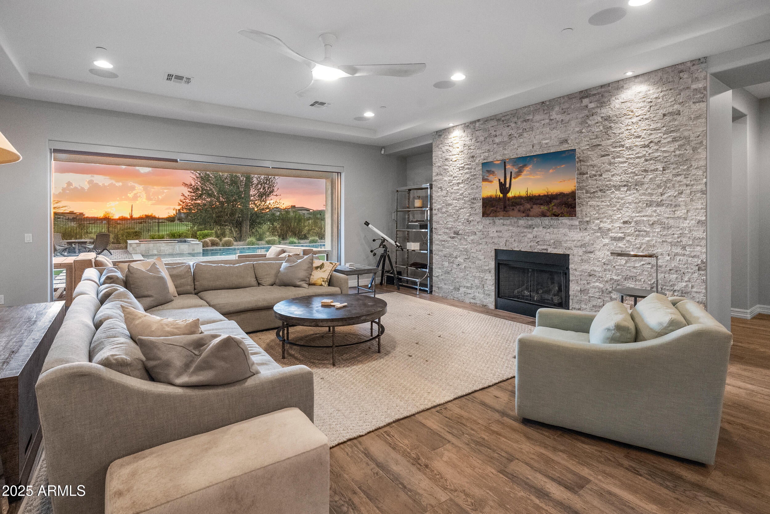 Peoria, Arizona, 85383, United States, 3 Bedrooms Bedrooms, ,3 BathroomsBathrooms,Residential,Active,1953258