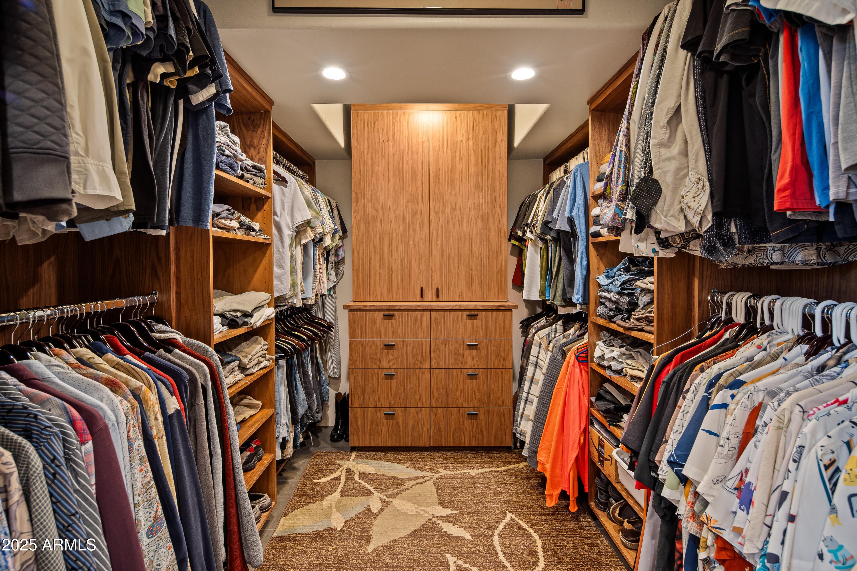 Sedona, Arizona, 86336, United States, 3 Bedrooms Bedrooms, ,4 BathroomsBathrooms,Residential,Active,1946525