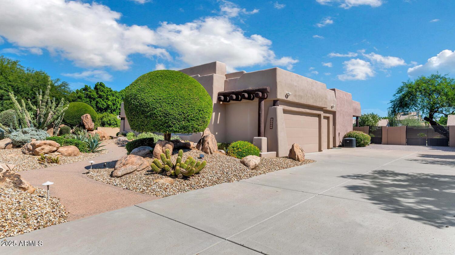 Glendale, Arizona, 85310, United States, 4 Bedrooms Bedrooms, ,4 BathroomsBathrooms,Residential,Active,1953274