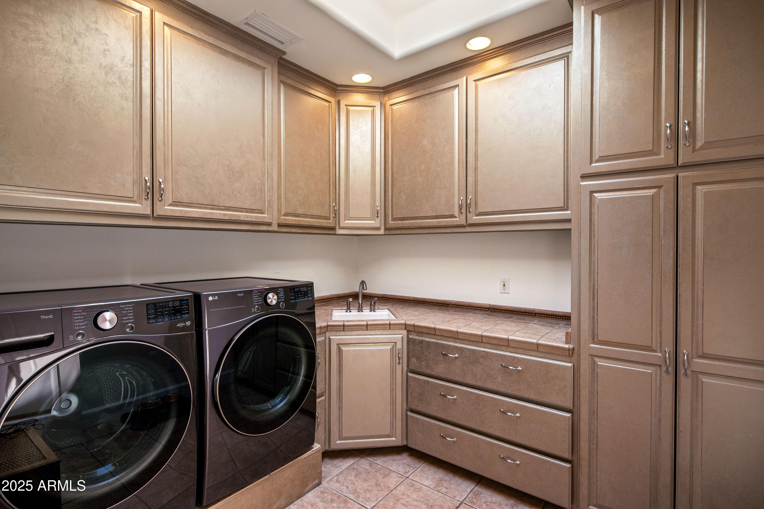 Sedona, Arizona, 86351, United States, 3 Bedrooms Bedrooms, ,3 BathroomsBathrooms,Residential,Active,1926904