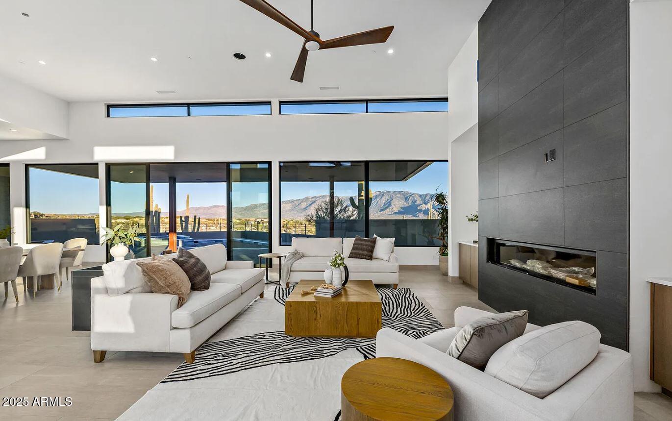 Carefree, Arizona, 85377, United States, 4 Bedrooms Bedrooms, ,5 BathroomsBathrooms,Residential,Active,1944110