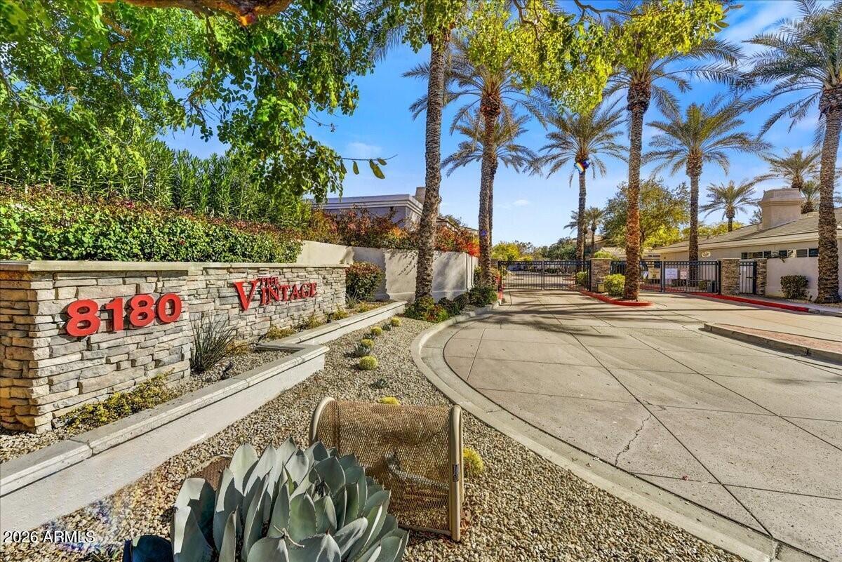 Scottsdale, Arizona, 85260, United States, 2 Bedrooms Bedrooms, ,3 BathroomsBathrooms,Residential,Active,2017108