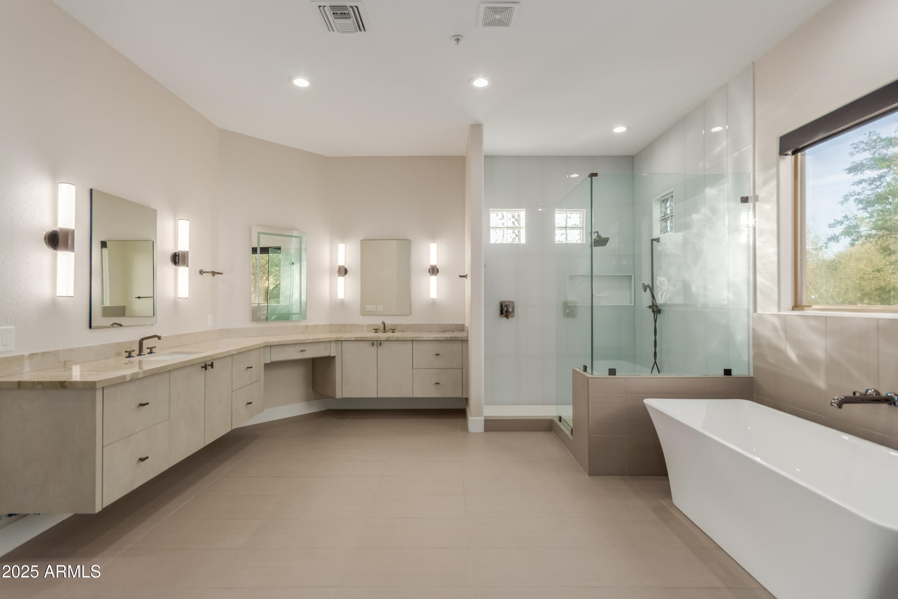 Scottsdale, Arizona, 85255, United States, 4 Bedrooms Bedrooms, ,5 BathroomsBathrooms,Residential,Active,1905070