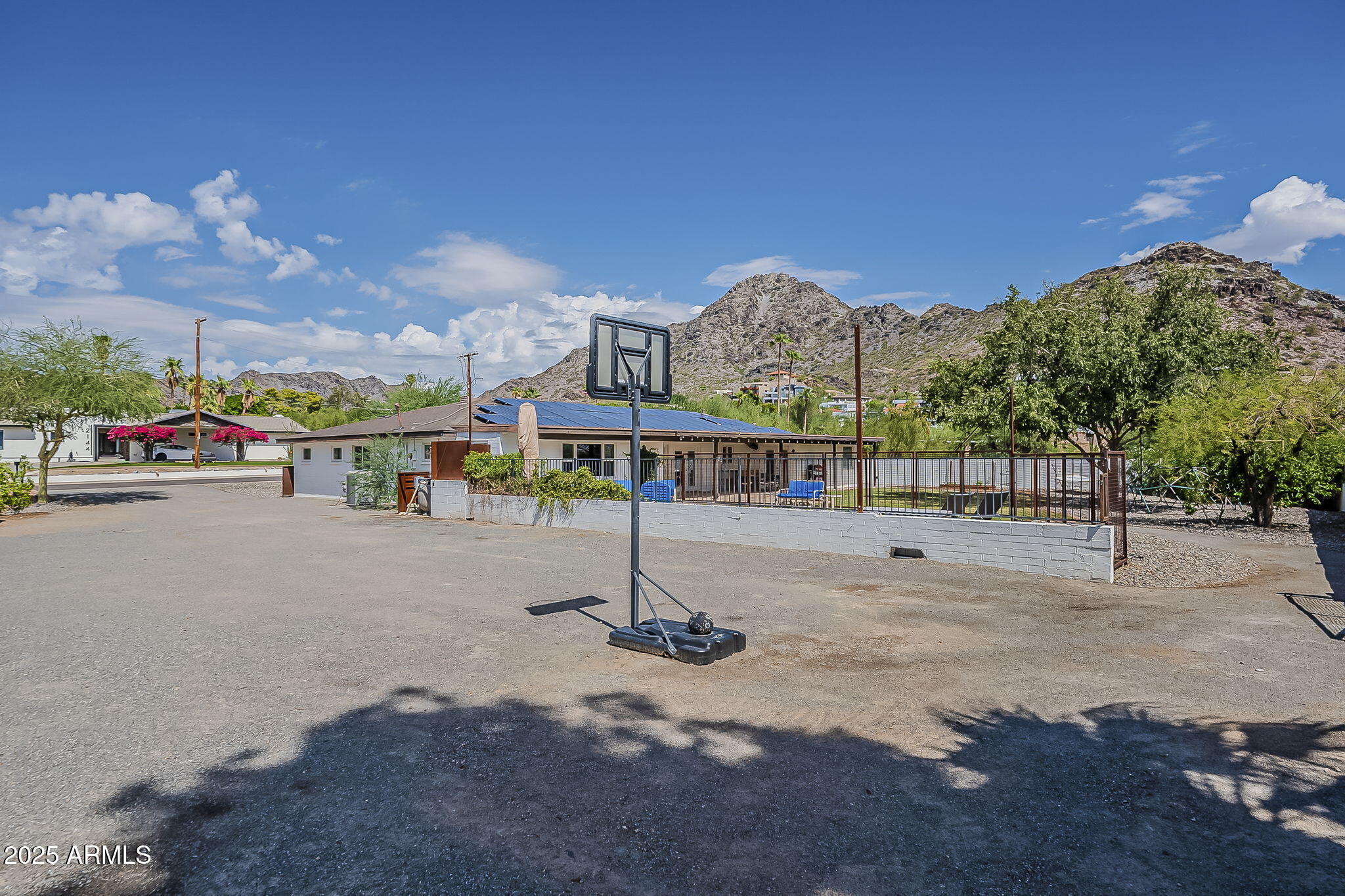 Phoenix, Arizona, 85020, United States, 4 Bedrooms Bedrooms, ,4 BathroomsBathrooms,Residential,Active,1946320