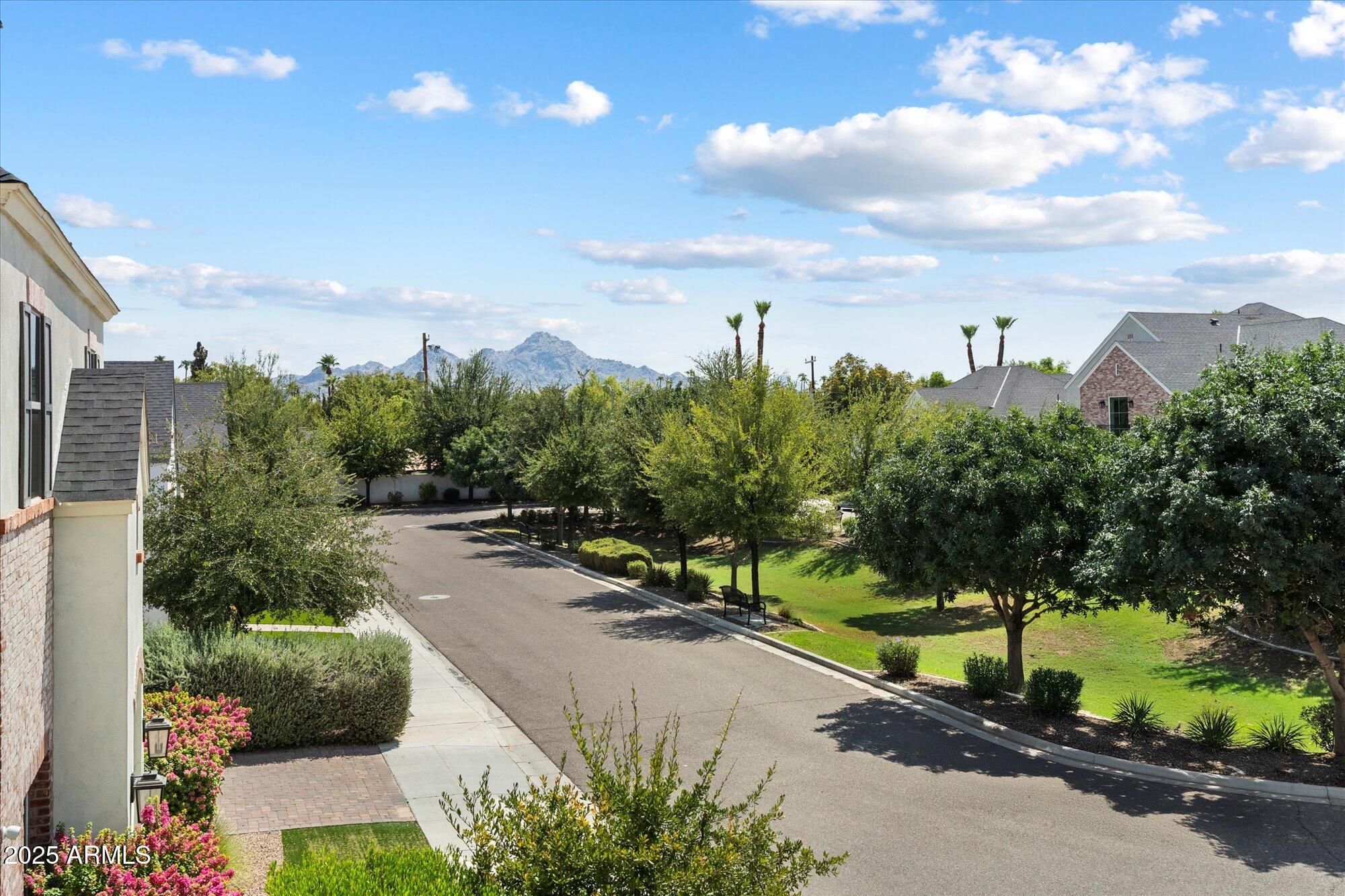 Phoenix, Arizona, 85021, United States, 4 Bedrooms Bedrooms, ,5 BathroomsBathrooms,Residential,Active,1929685