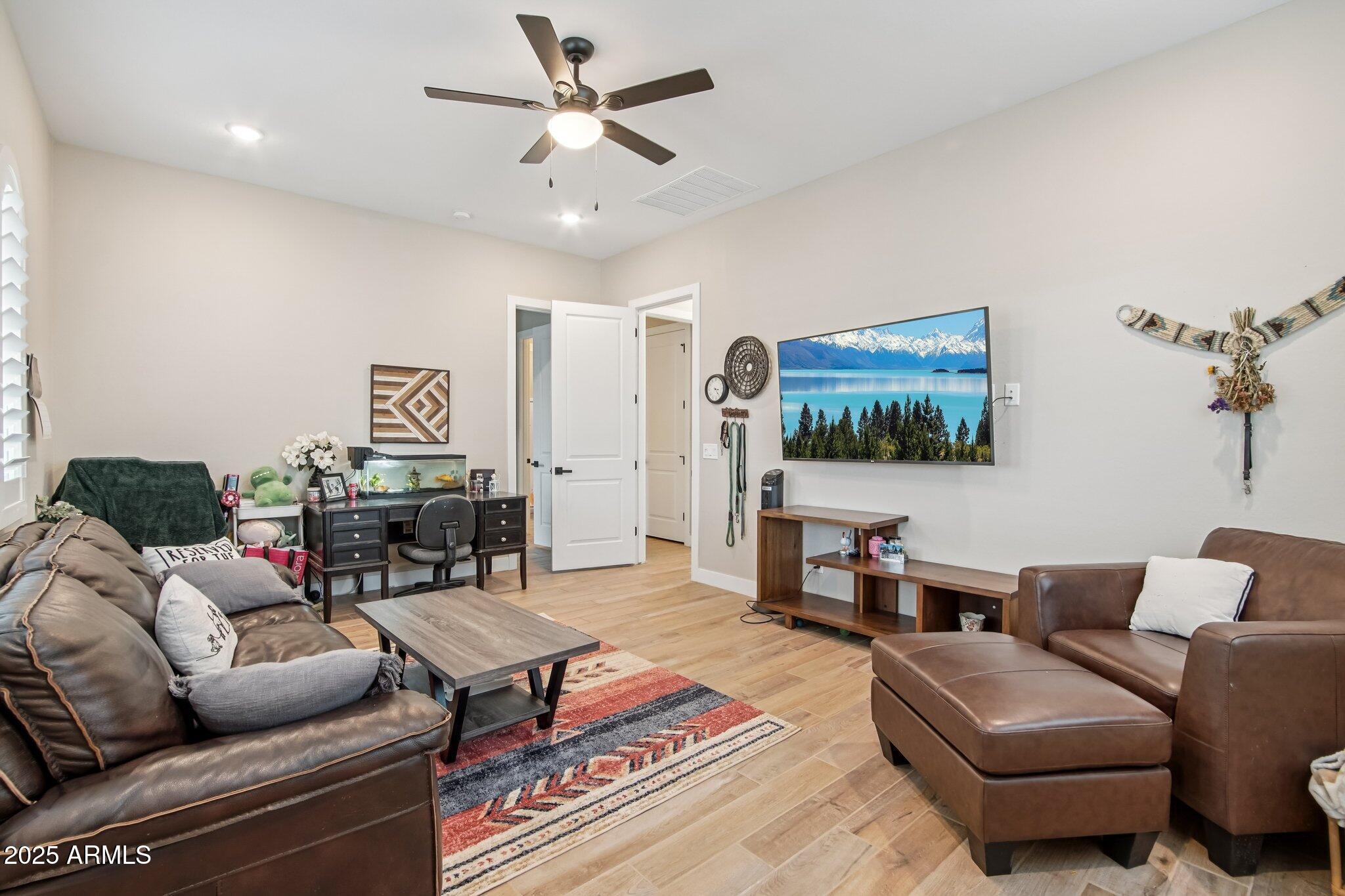 New River, Arizona, 85087, United States, 5 Bedrooms Bedrooms, ,4 BathroomsBathrooms,Residential,Active,1986912