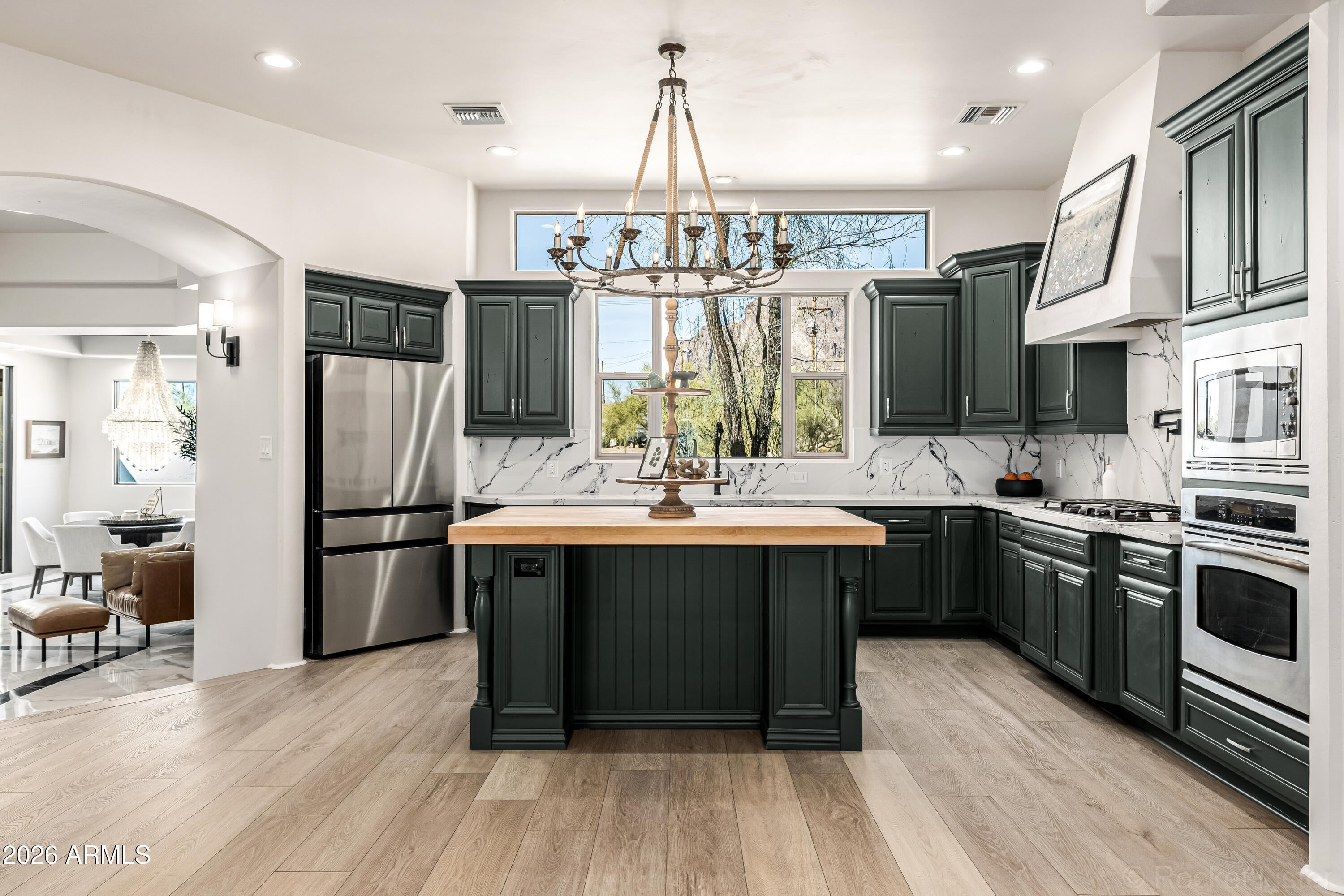 Apache Junction, Arizona, 85119, United States, 4 Bedrooms Bedrooms, ,4 BathroomsBathrooms,Residential,Active,2030090