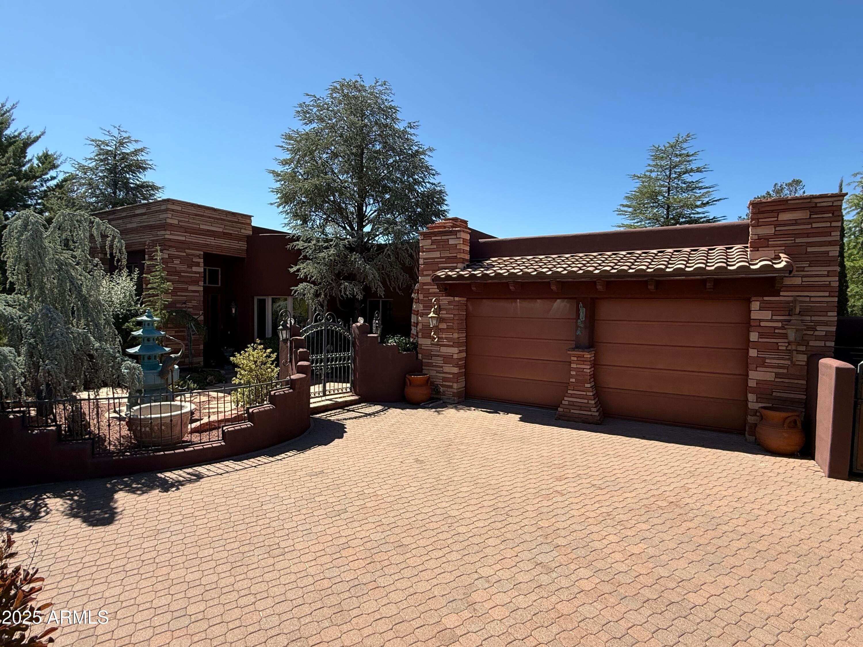 Sedona, Arizona, 86336, United States, 3 Bedrooms Bedrooms, ,3 BathroomsBathrooms,Residential,Active,1944285