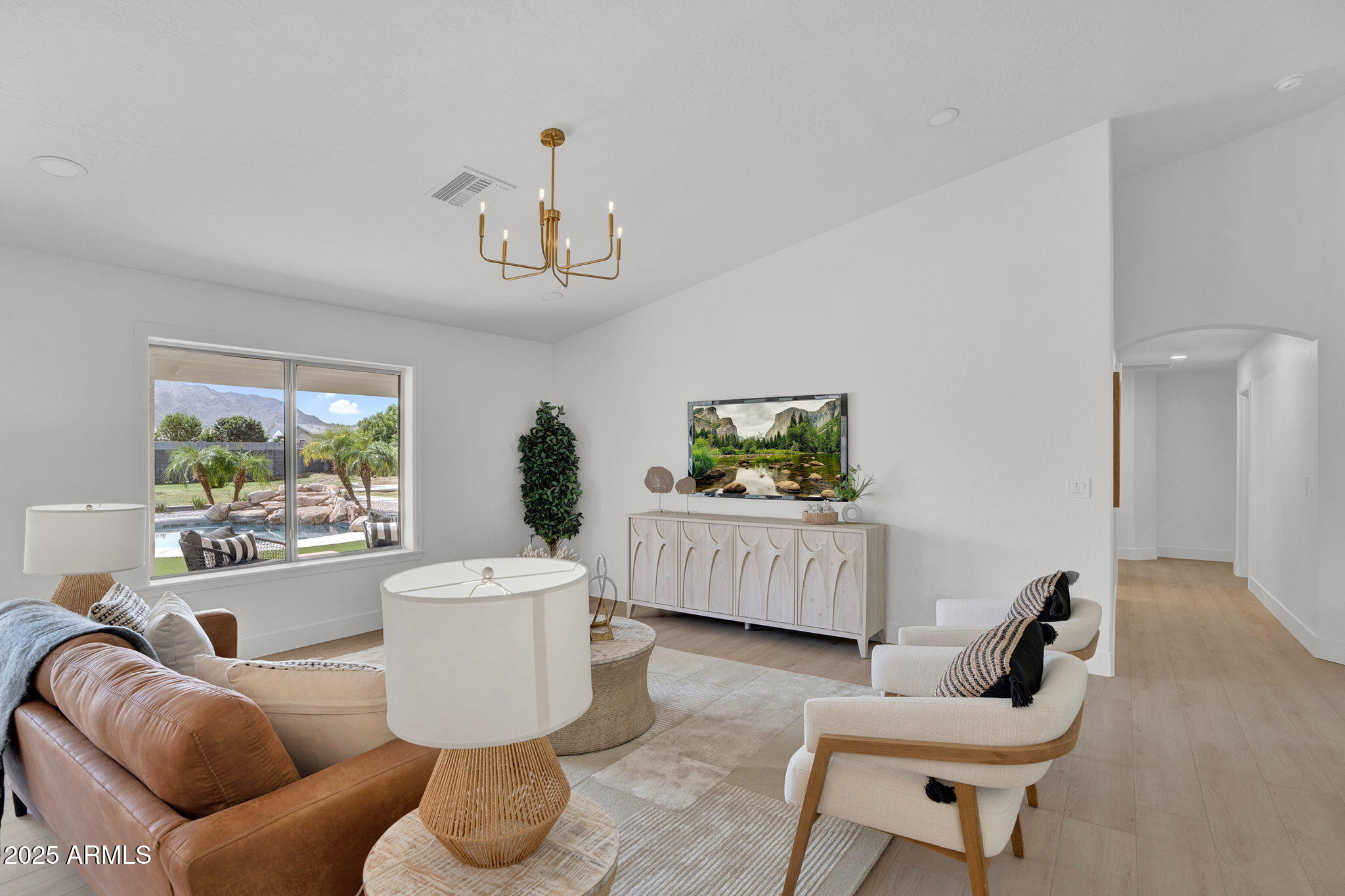 Gilbert, Arizona, 85298, United States, 5 Bedrooms Bedrooms, ,3 BathroomsBathrooms,Residential,Pending,2006857